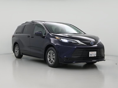 2025 Toyota Sienna LE