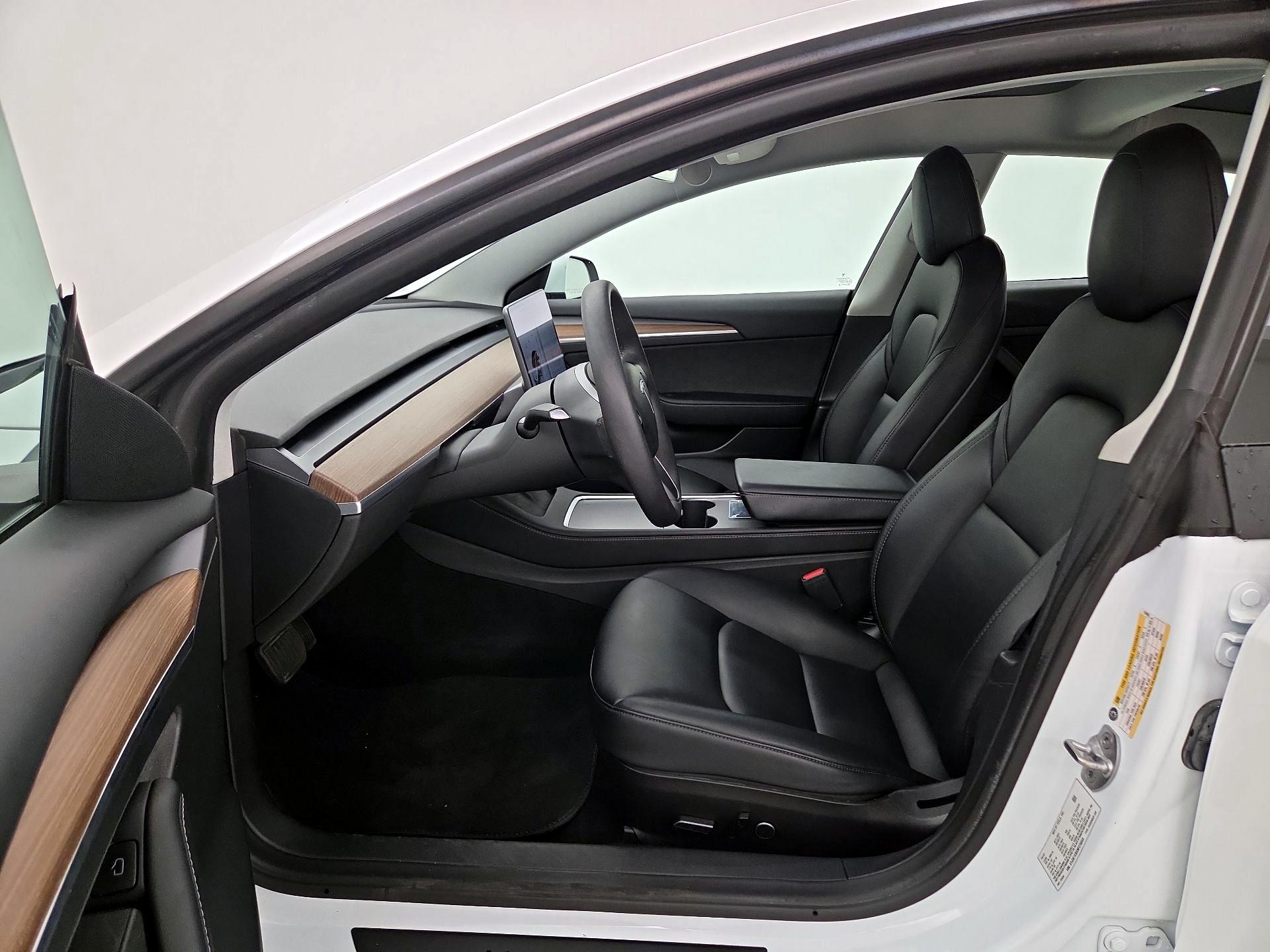 Thumbnail: 2022 Tesla Model 3 - 11