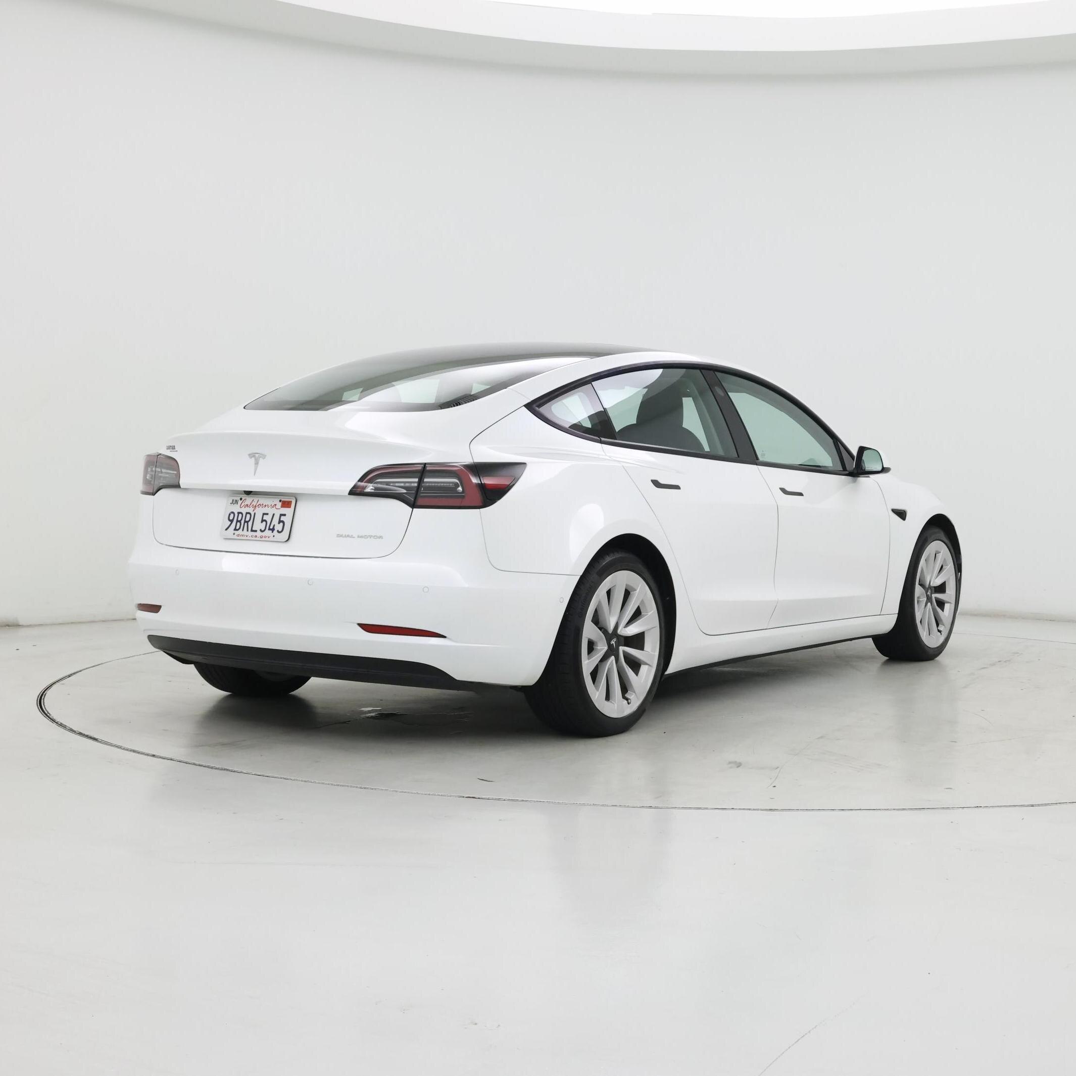 Thumbnail: 2022 Tesla Model 3 - 8
