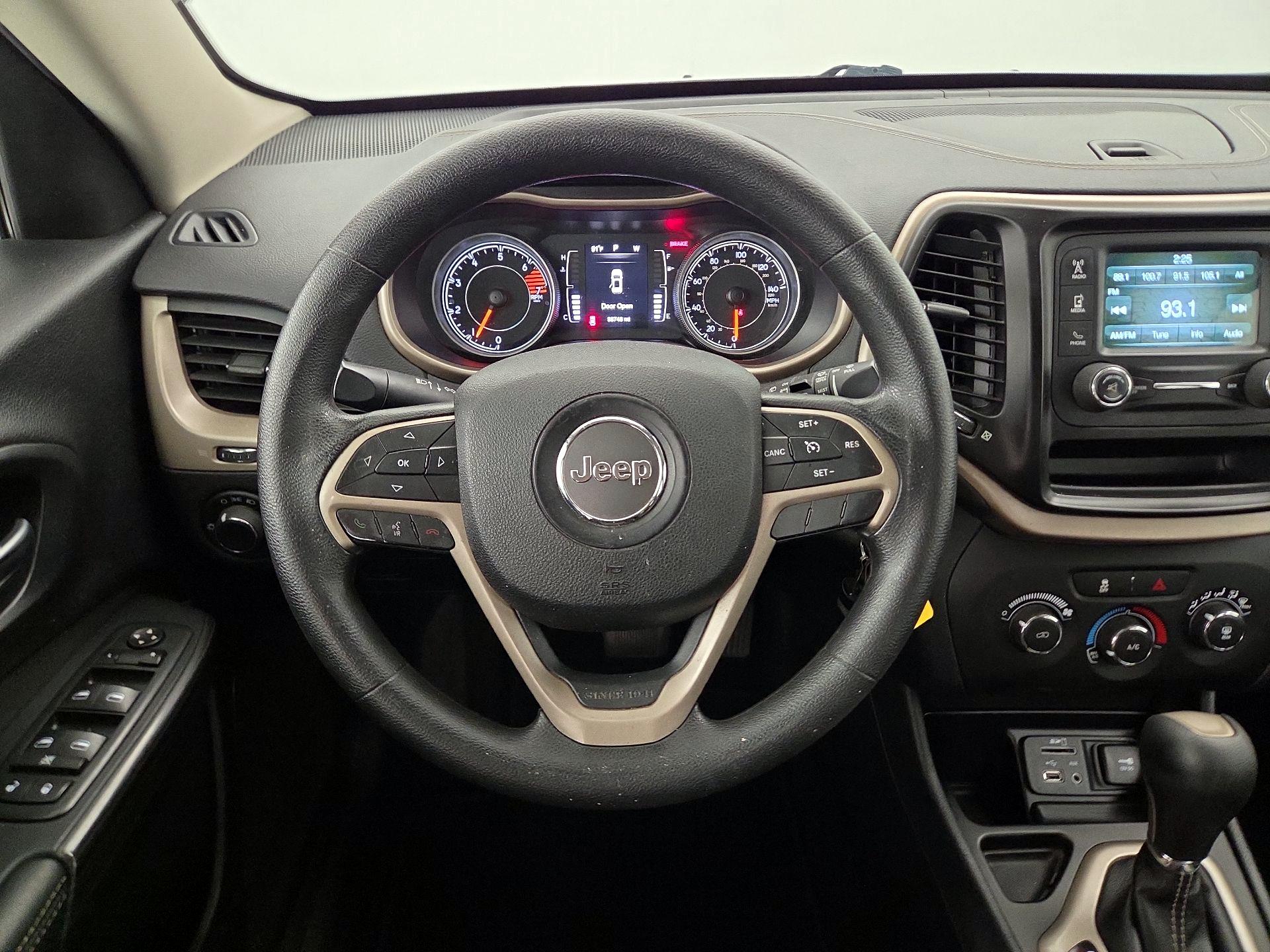 Thumbnail: 2016 Jeep Cherokee - 10