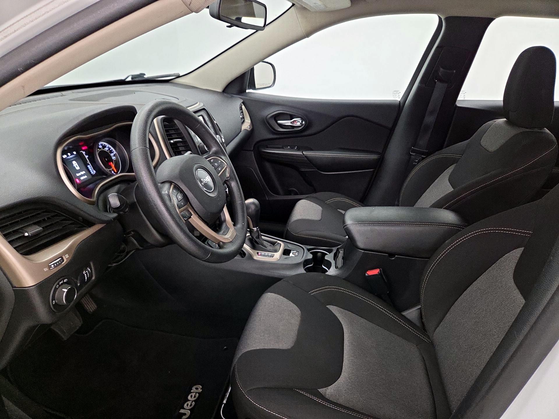 Thumbnail: 2016 Jeep Cherokee - 11