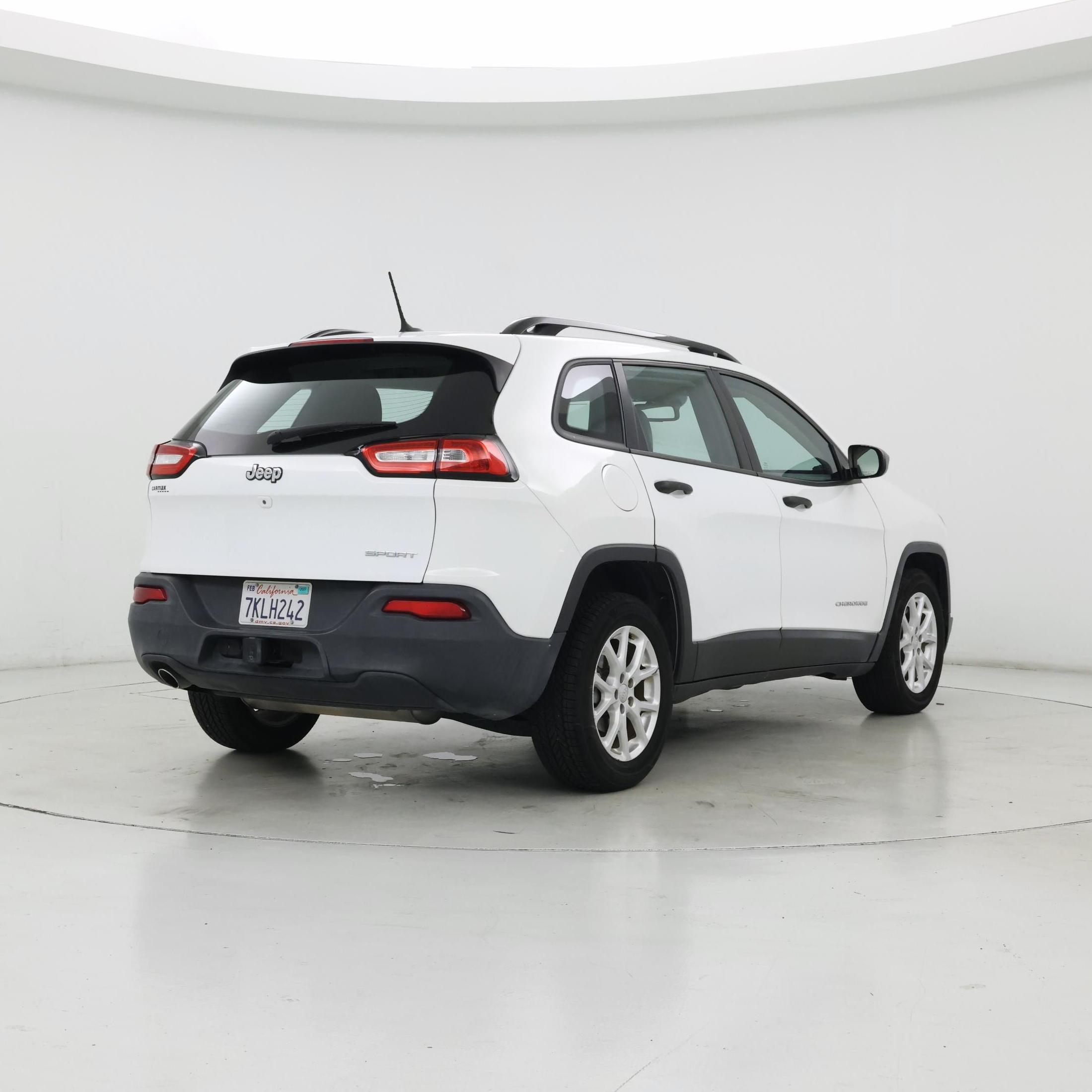 Thumbnail: 2016 Jeep Cherokee - 8