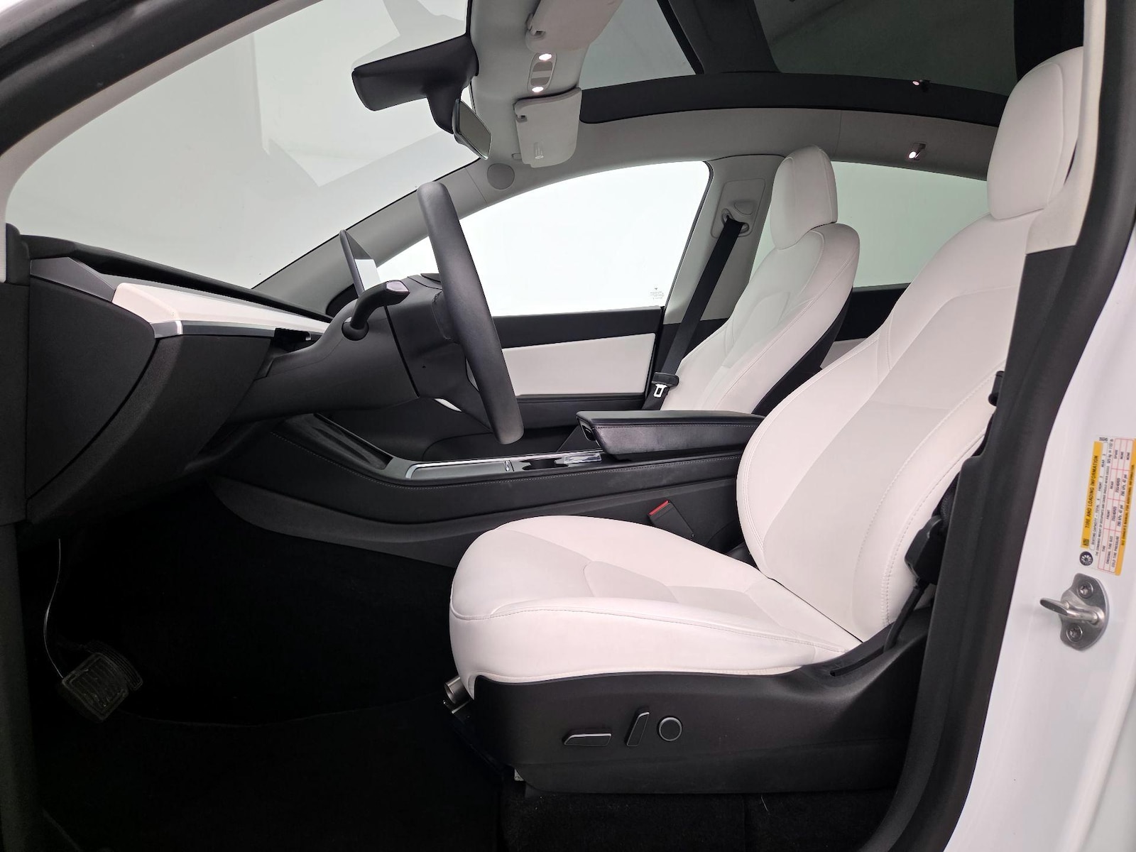 2022 Tesla Model Y Long Range - Photo 12