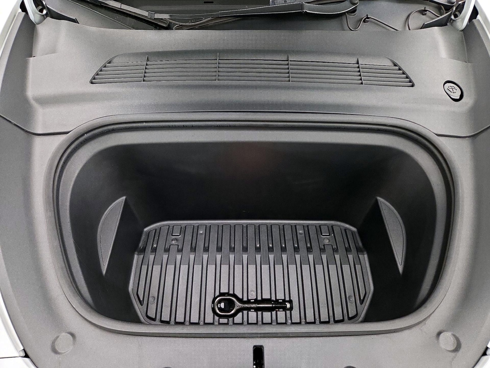 2022 Tesla Model Y Long Range - Photo 23