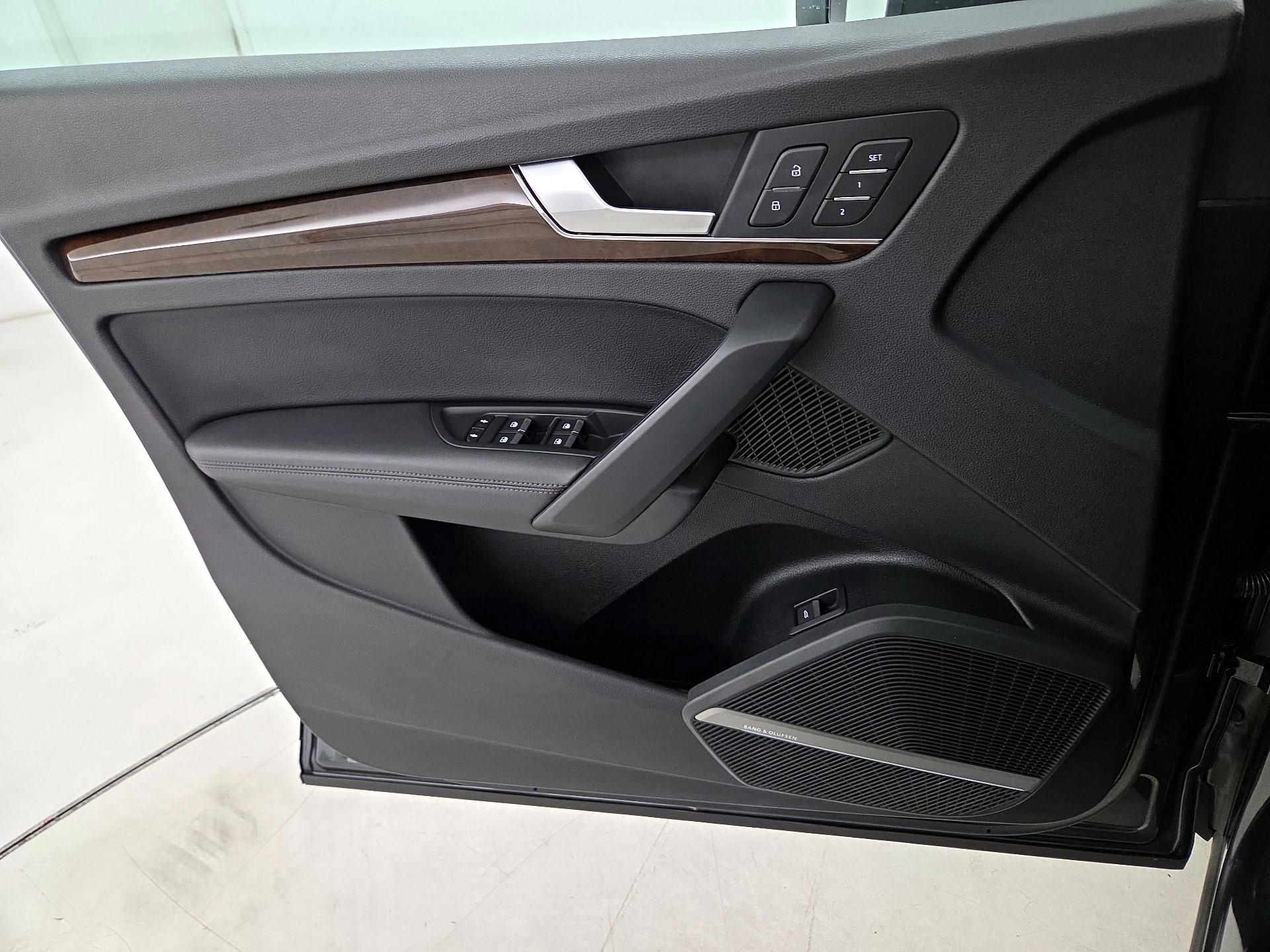 Thumbnail: 2019 Audi Q5 - 12