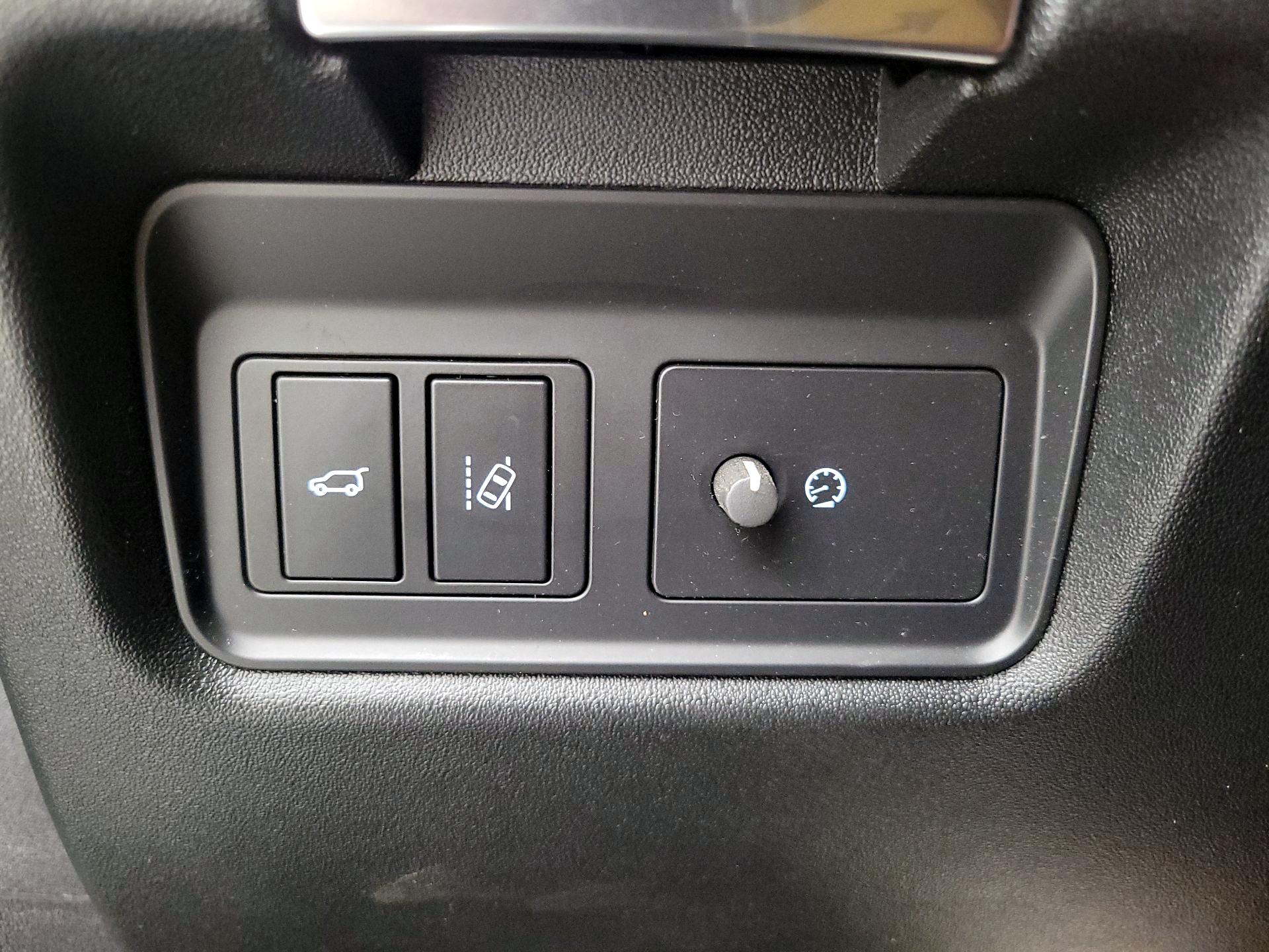 Thumbnail: 2020 Jaguar E-Pace - 13