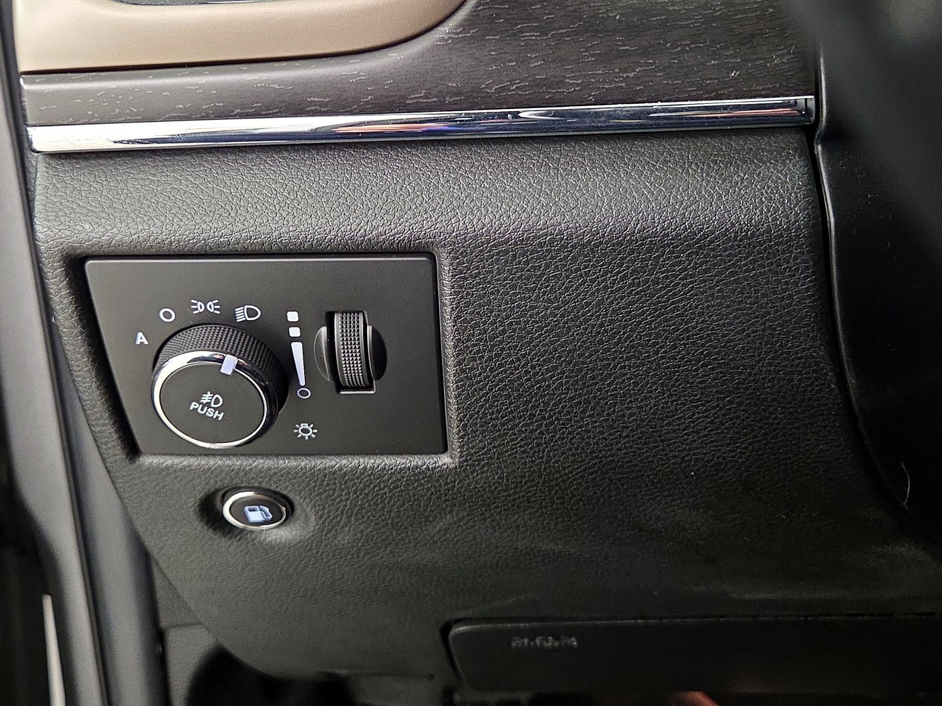 Thumbnail: 2014 Jeep Grand Cherokee - 13
