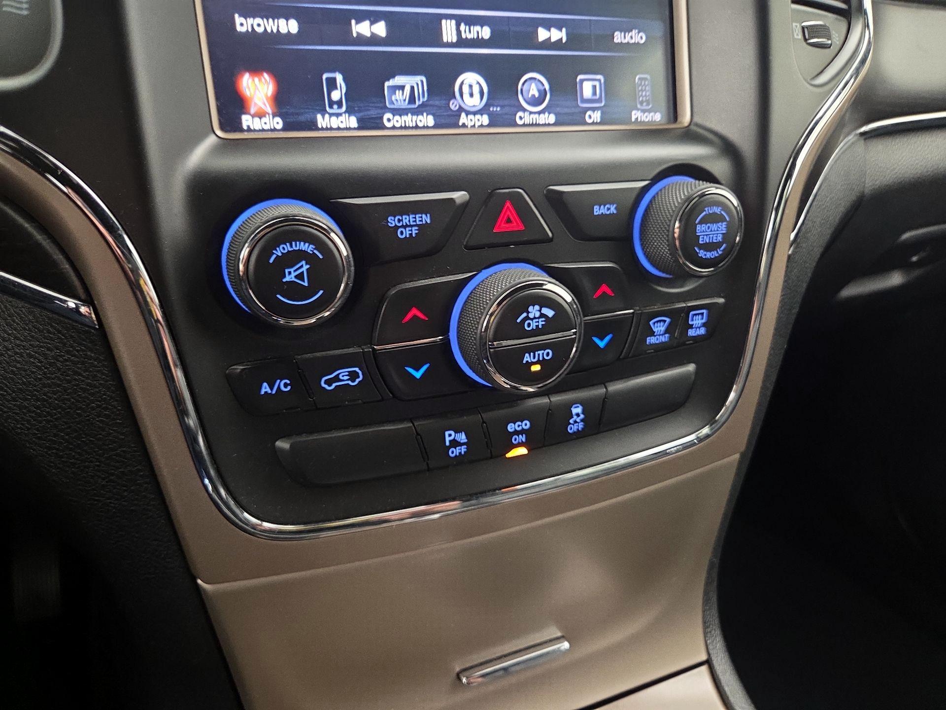 Thumbnail: 2014 Jeep Grand Cherokee - 16