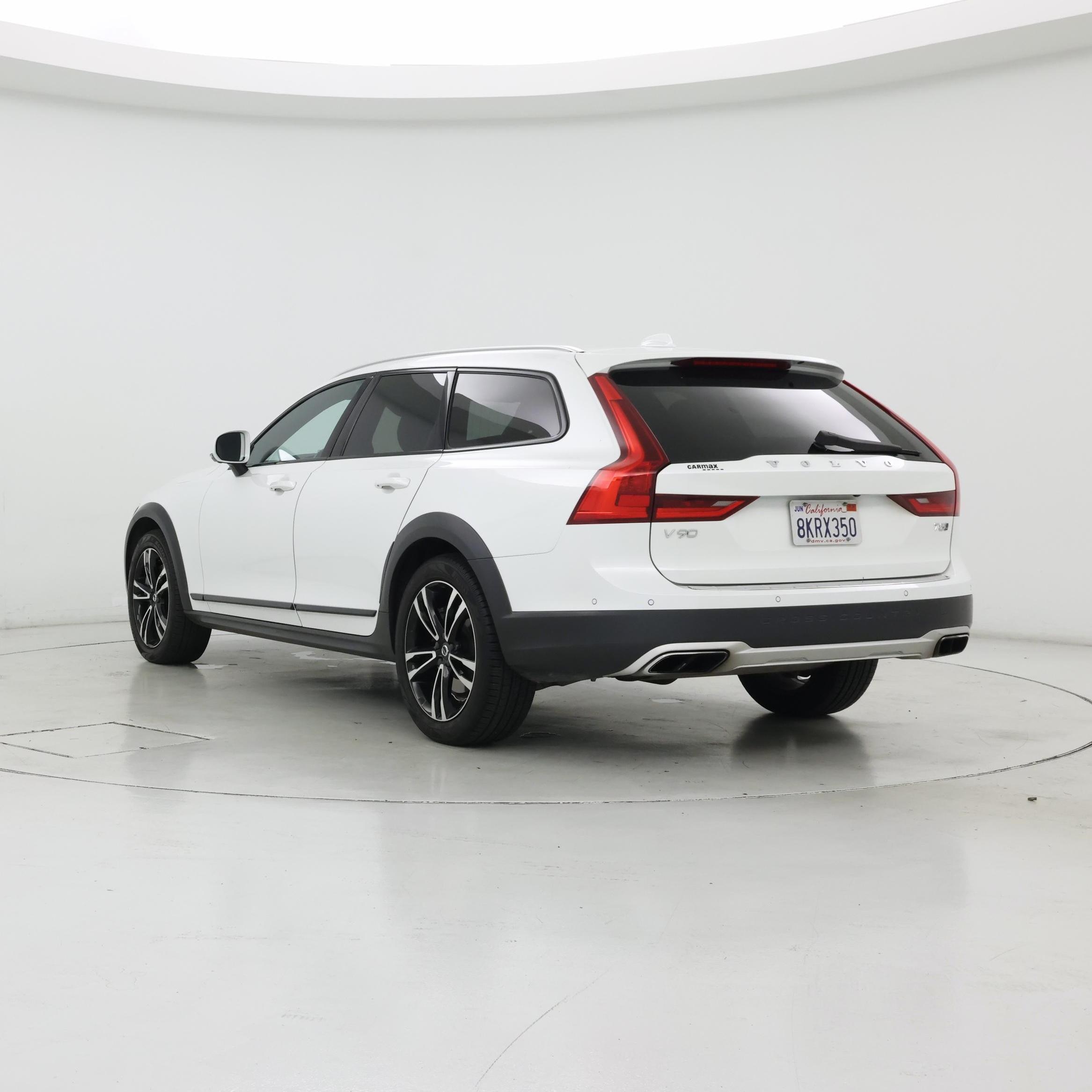 Thumbnail: 2018 Volvo V90 - 2