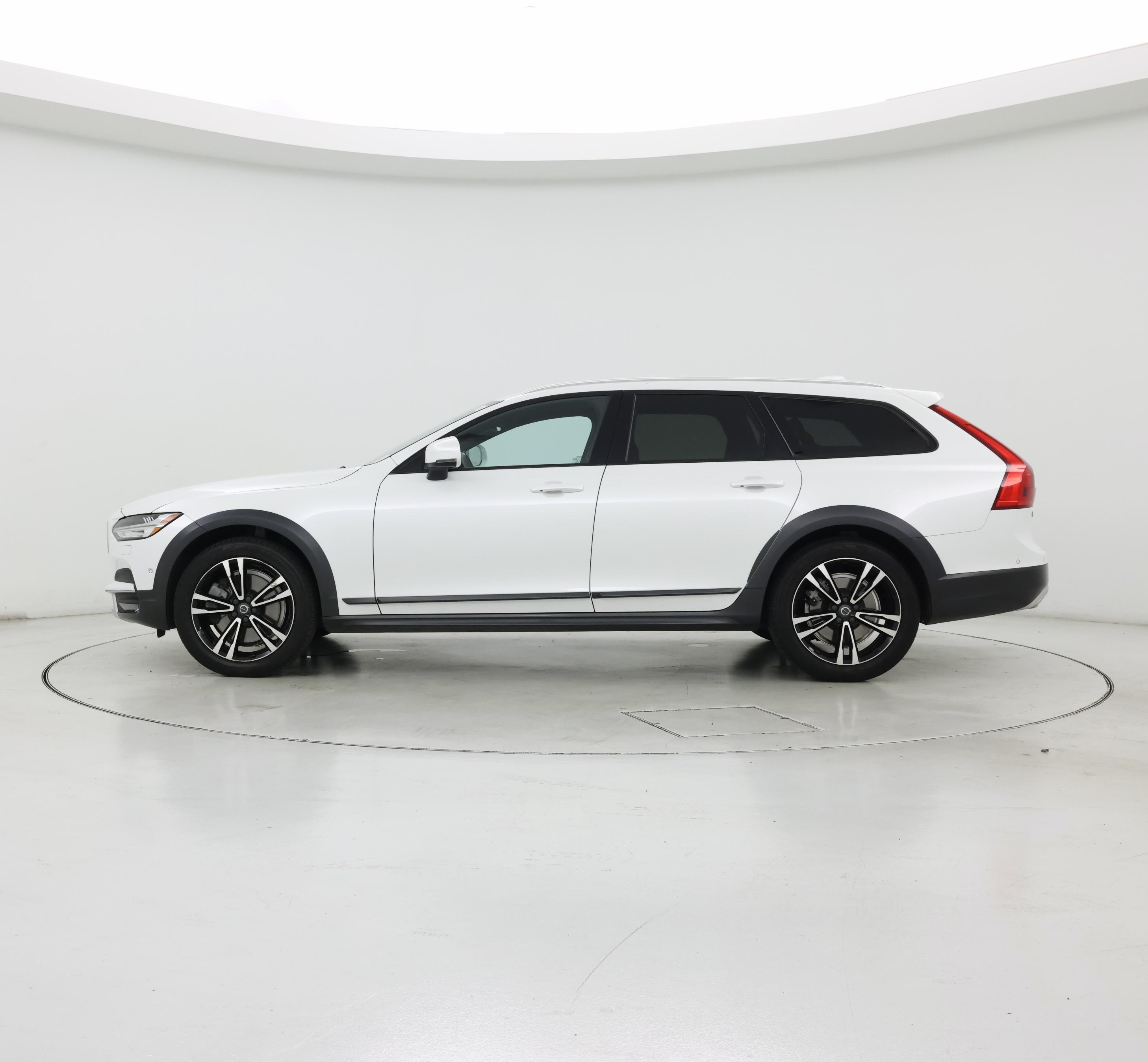 Thumbnail: 2018 Volvo V90 - 3