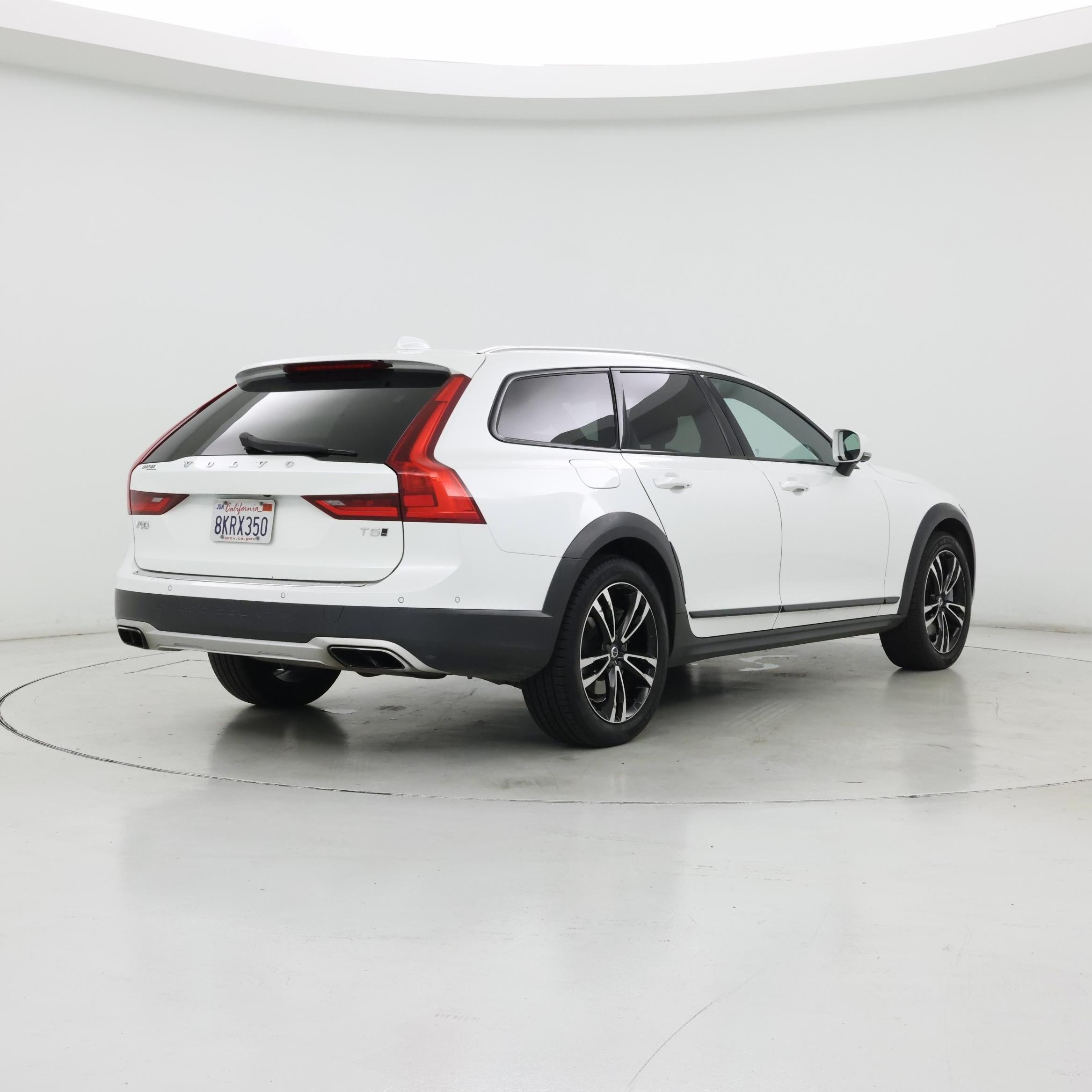 Thumbnail: 2018 Volvo V90 - 8