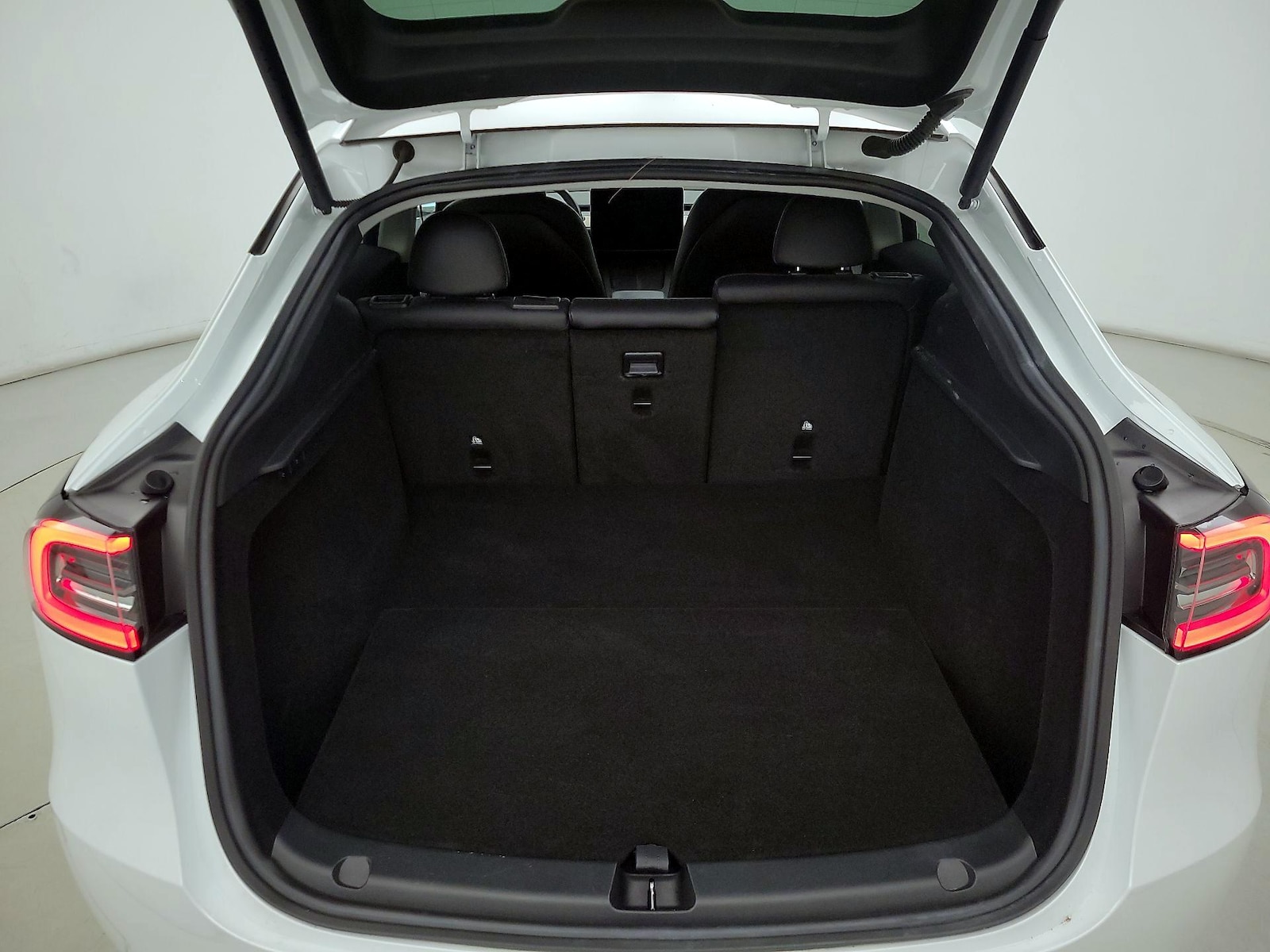 2023 Tesla Model Y Long Range - Photo 20
