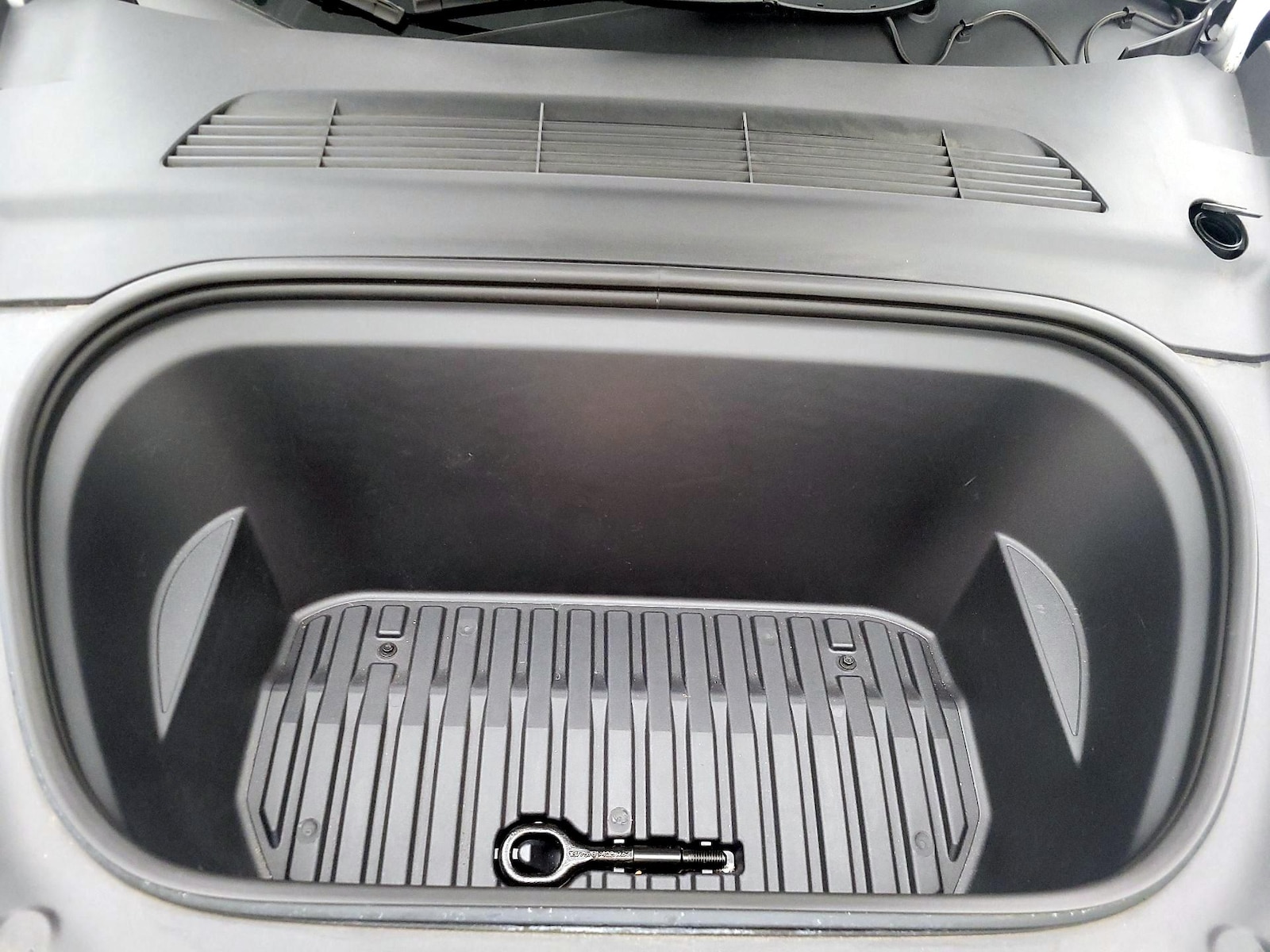 2023 Tesla Model Y Long Range - Photo 21