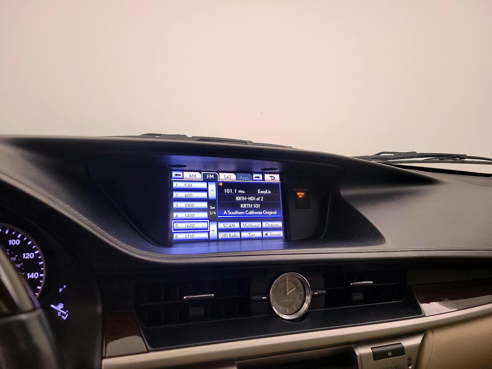 Thumbnail: 2014 Lexus ES - 16