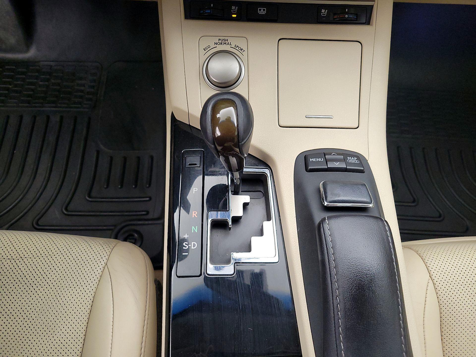 Thumbnail: 2014 Lexus ES - 18