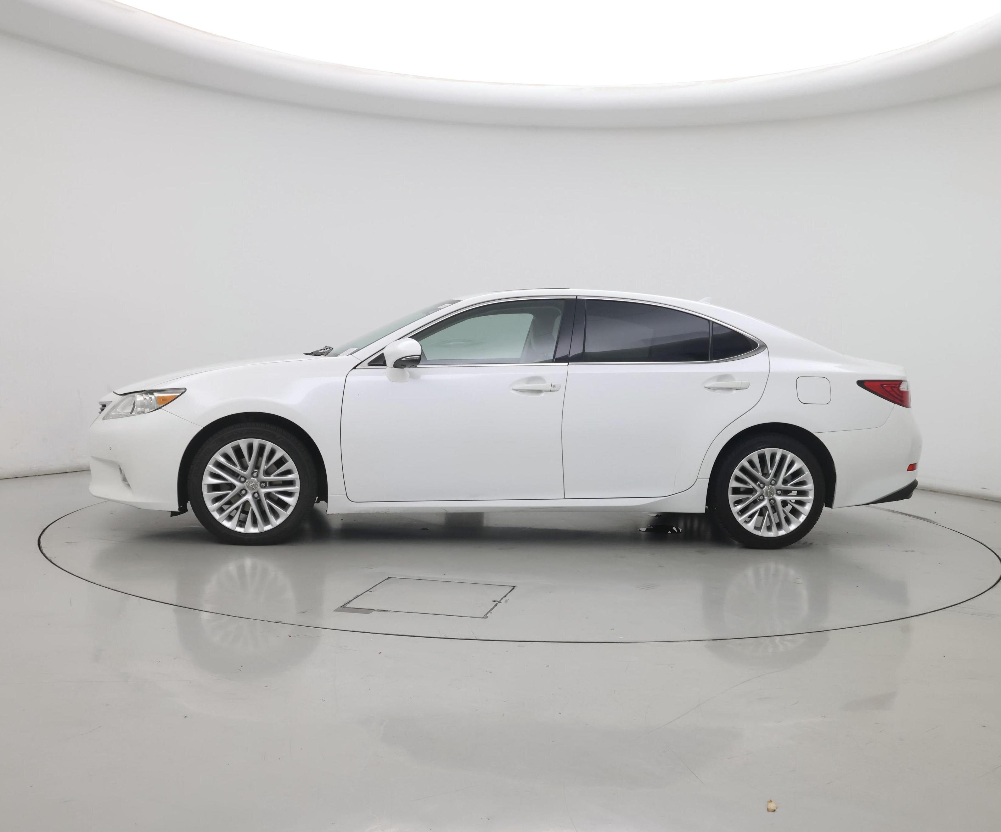 Thumbnail: 2014 Lexus ES - 3