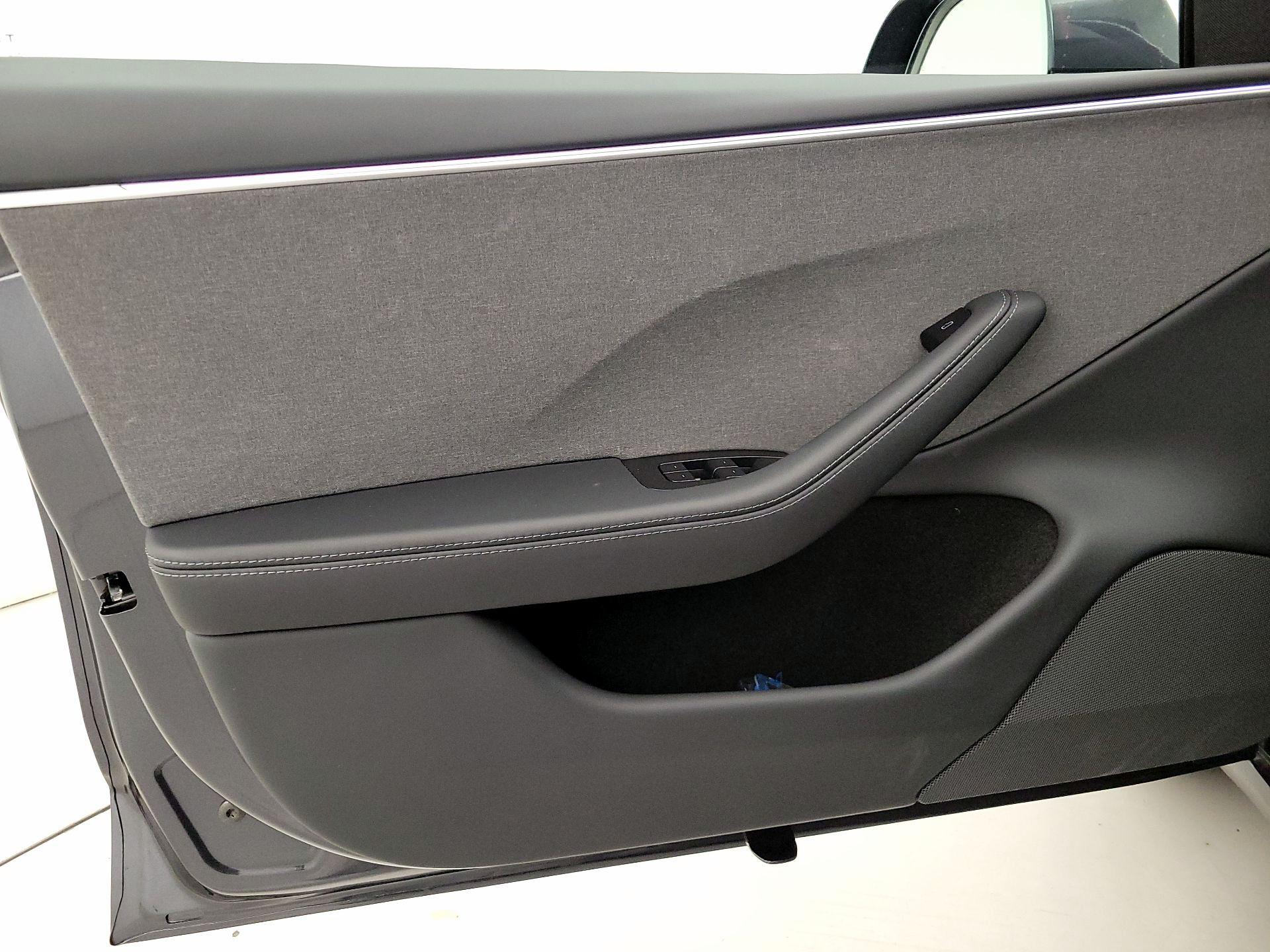 Thumbnail: 2025 Tesla Model 3 - 12