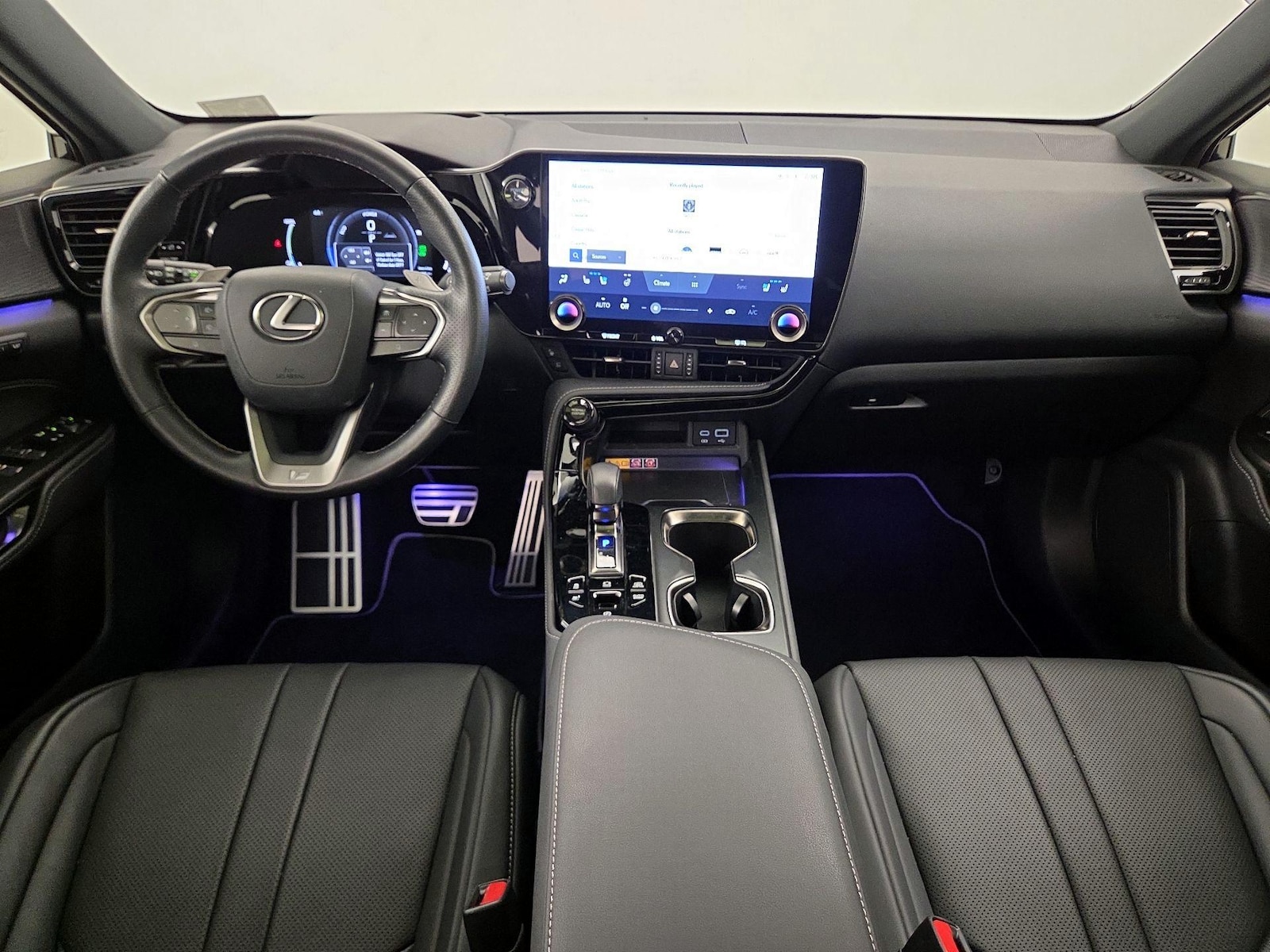 Apple CarPlay® & Android Auto™