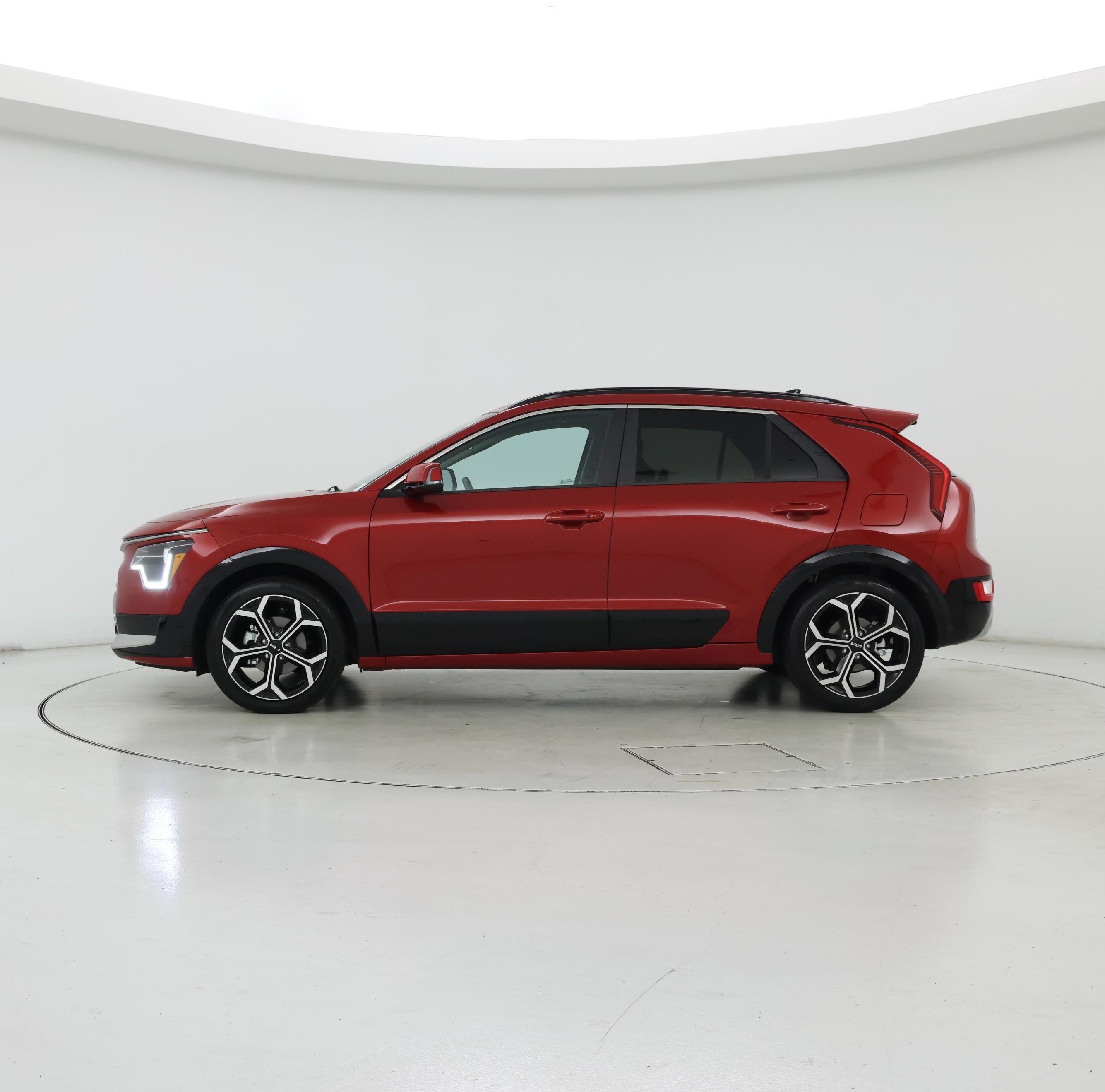 Thumbnail: 2024 Kia Niro - 3