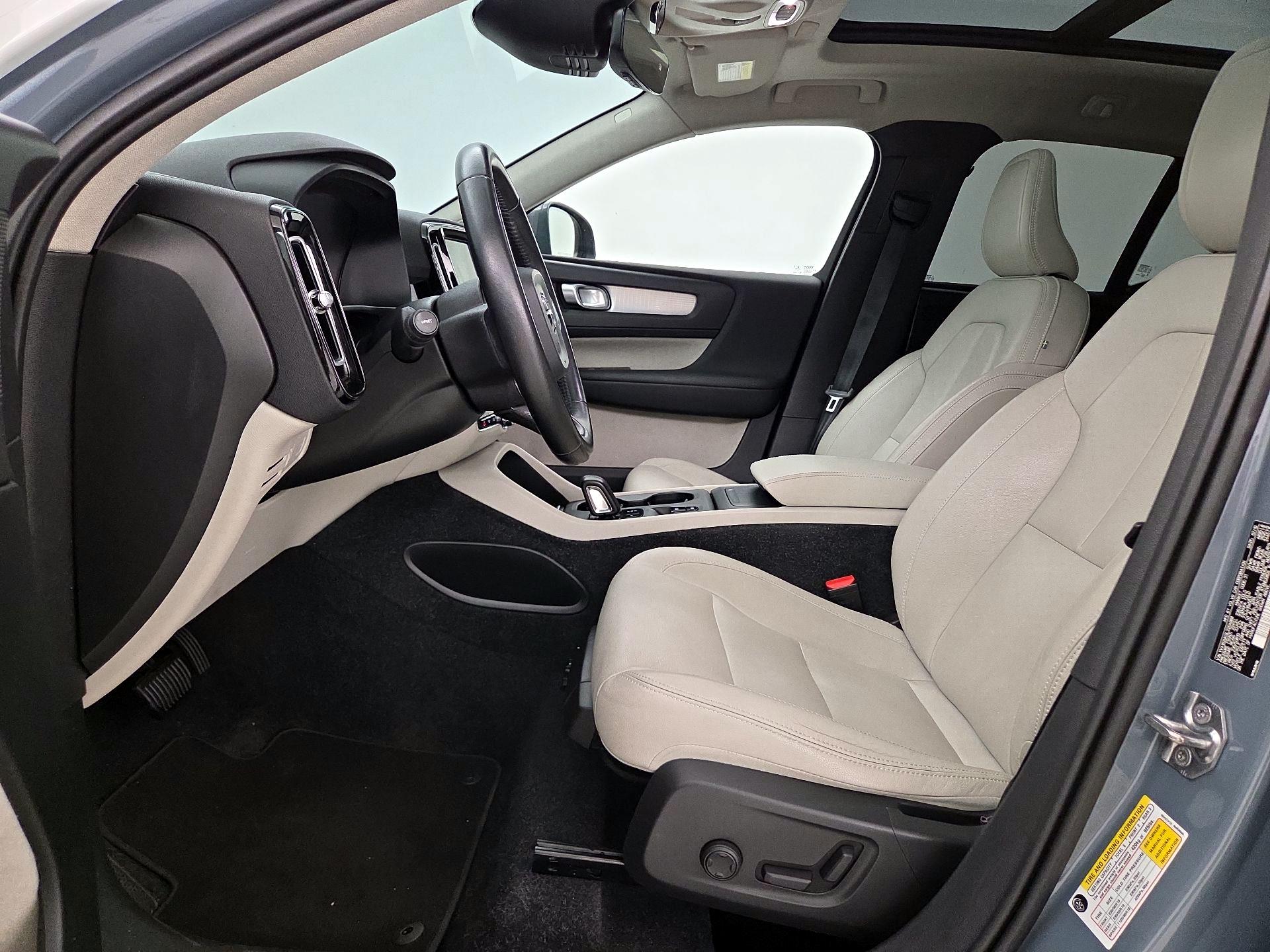Thumbnail: 2020 Volvo XC40 - 11