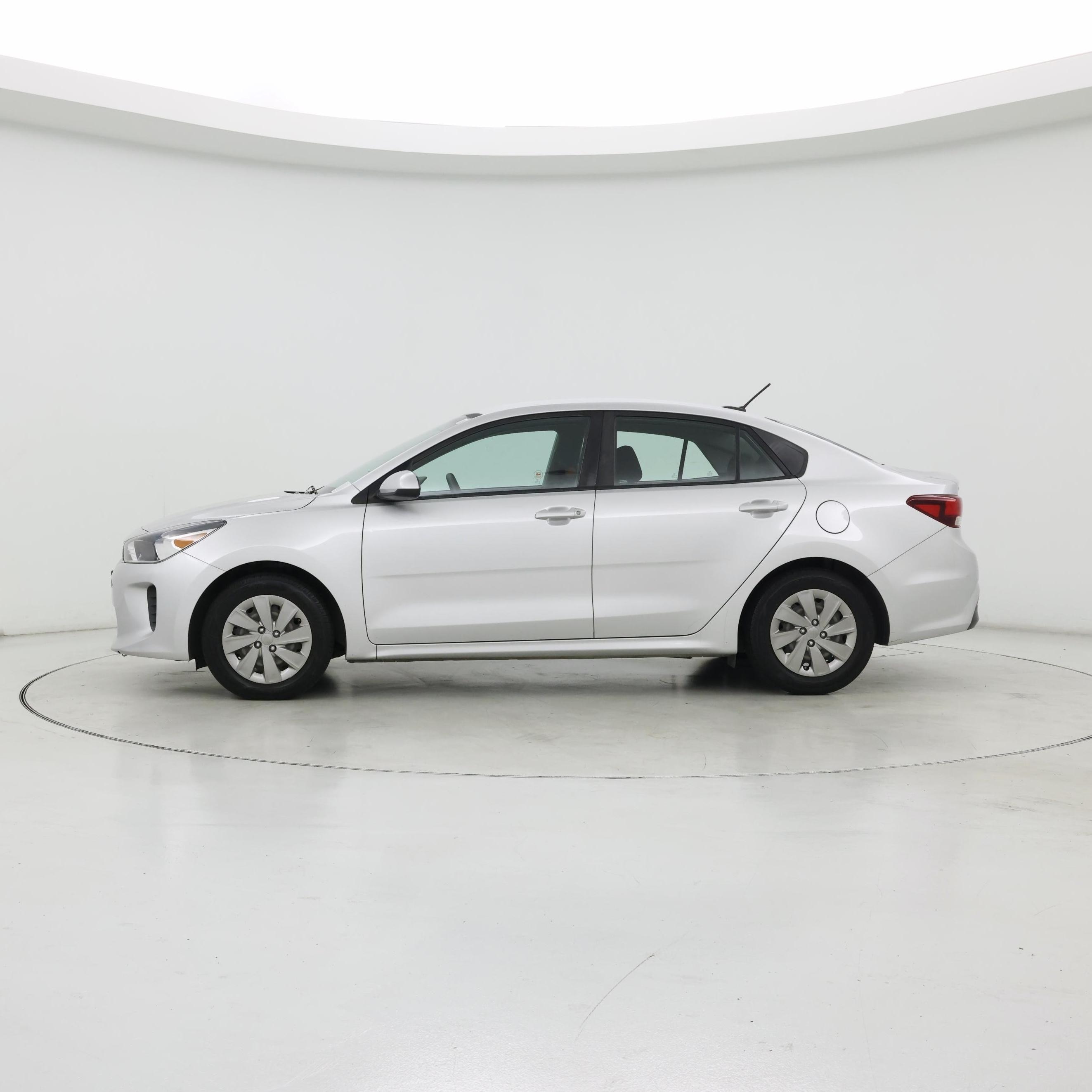 Thumbnail: 2019 Kia Rio - 3