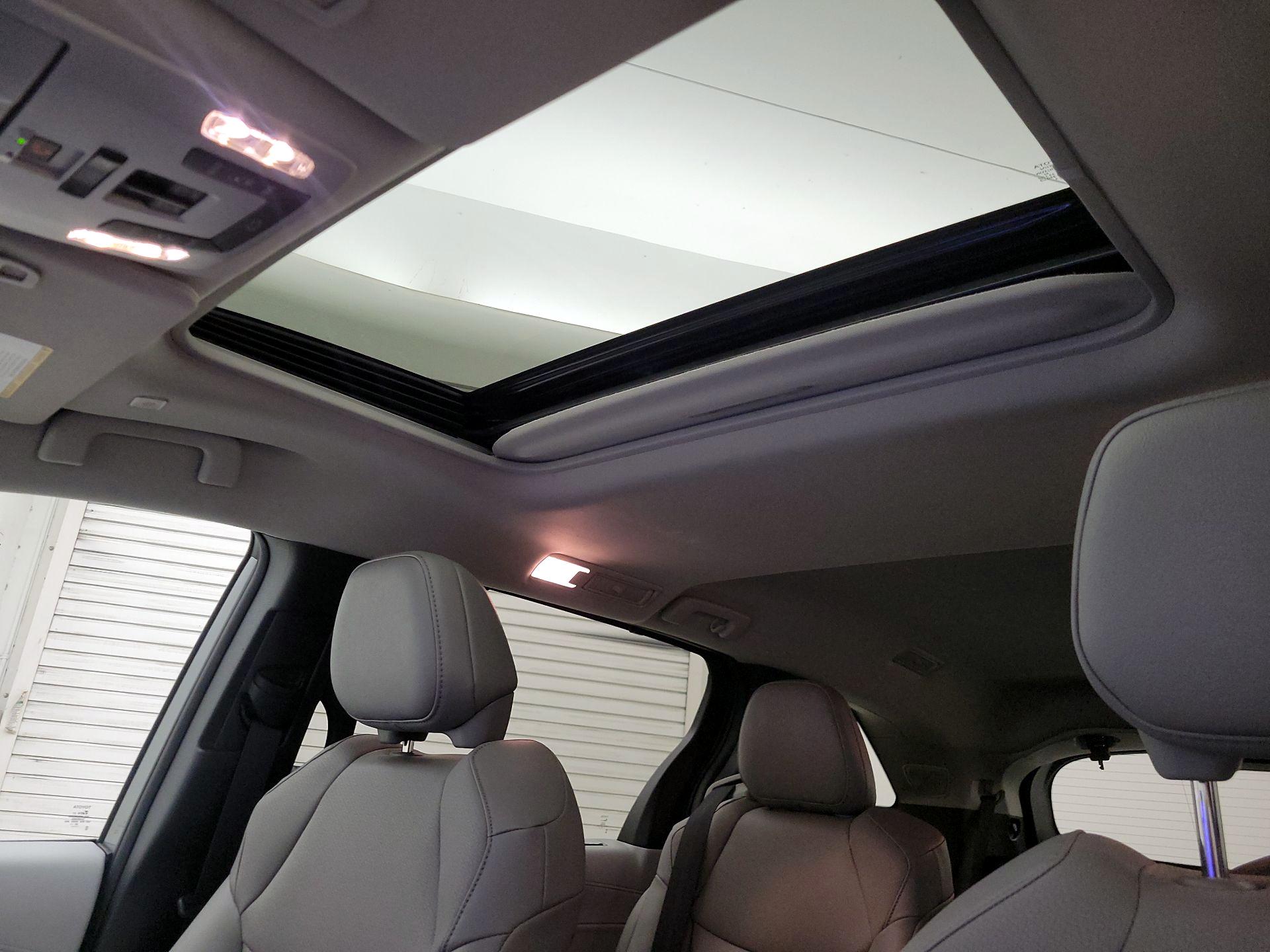 Thumbnail: 2026 Toyota Sienna - 18