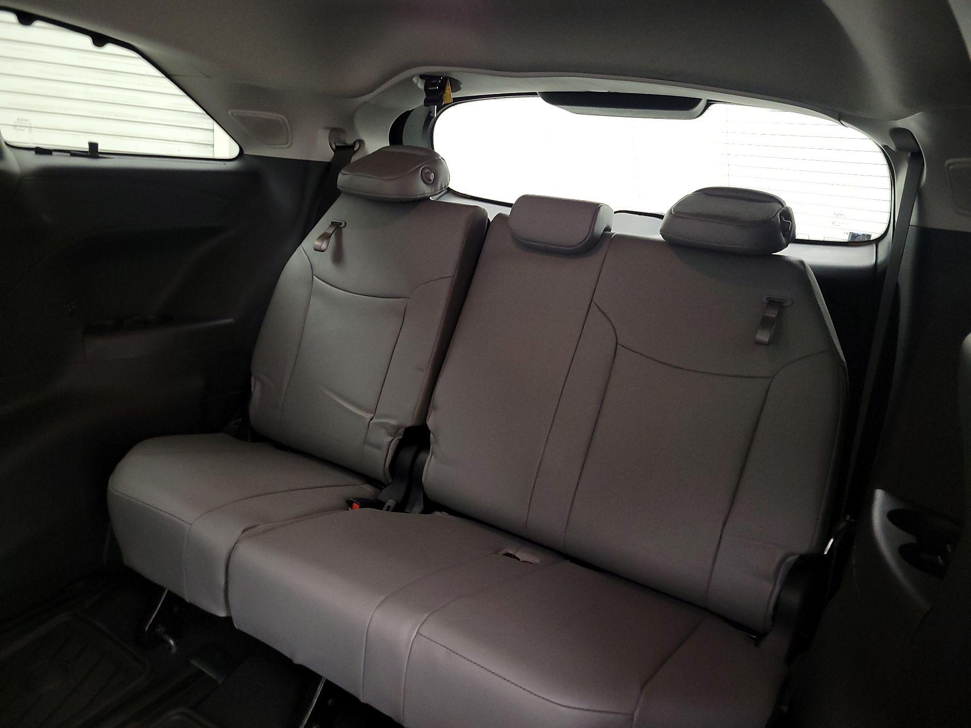 Thumbnail: 2026 Toyota Sienna - 20