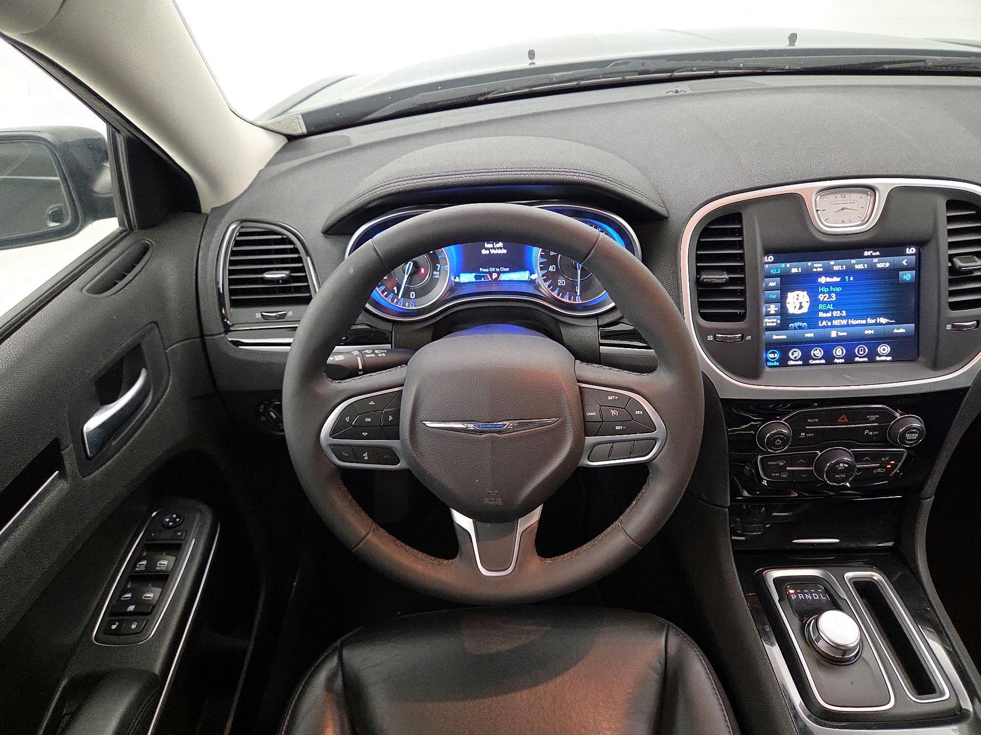 Thumbnail: 2023 Chrysler 300 - 10