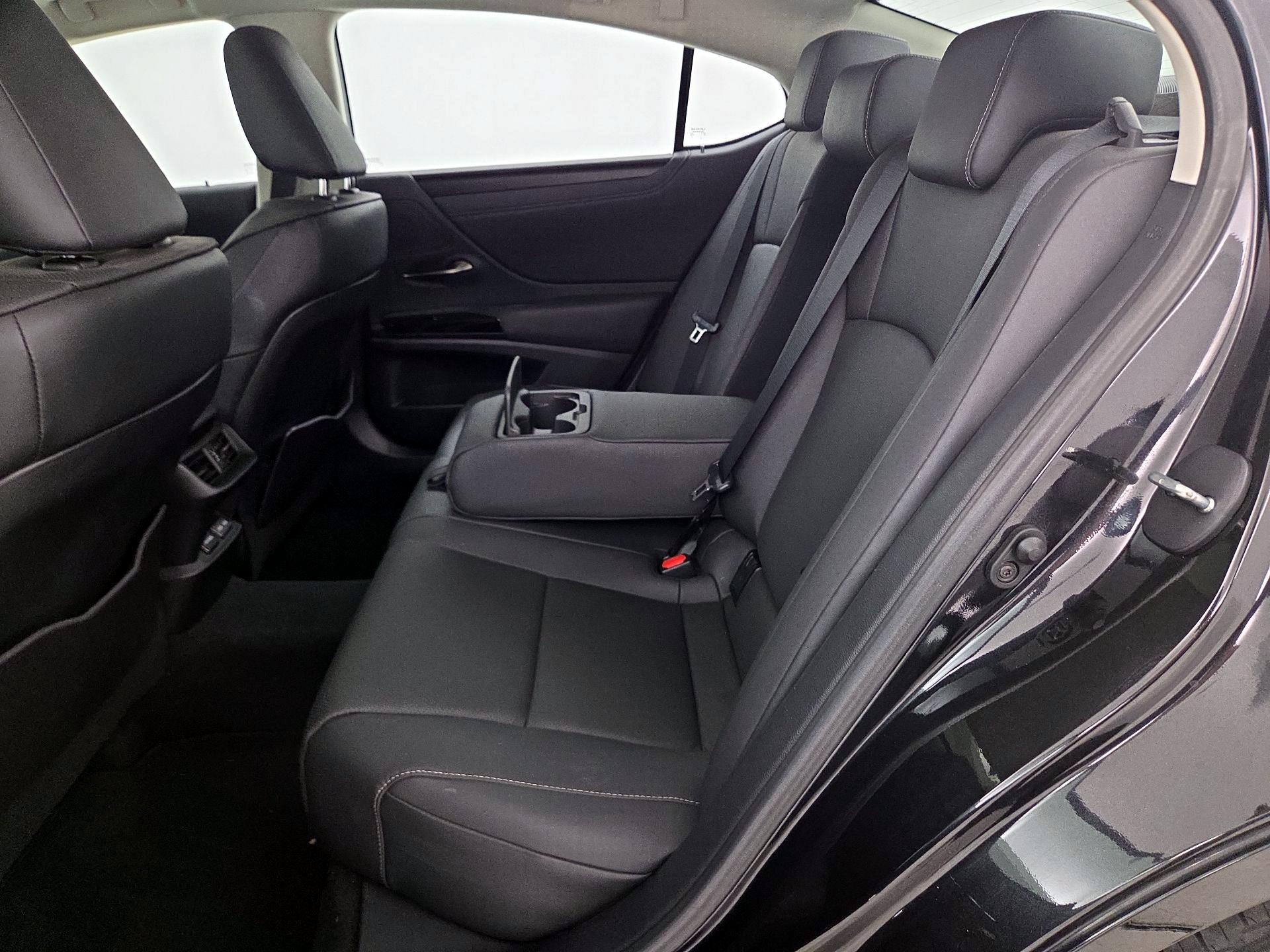 Thumbnail: 2023 Lexus ES - 20