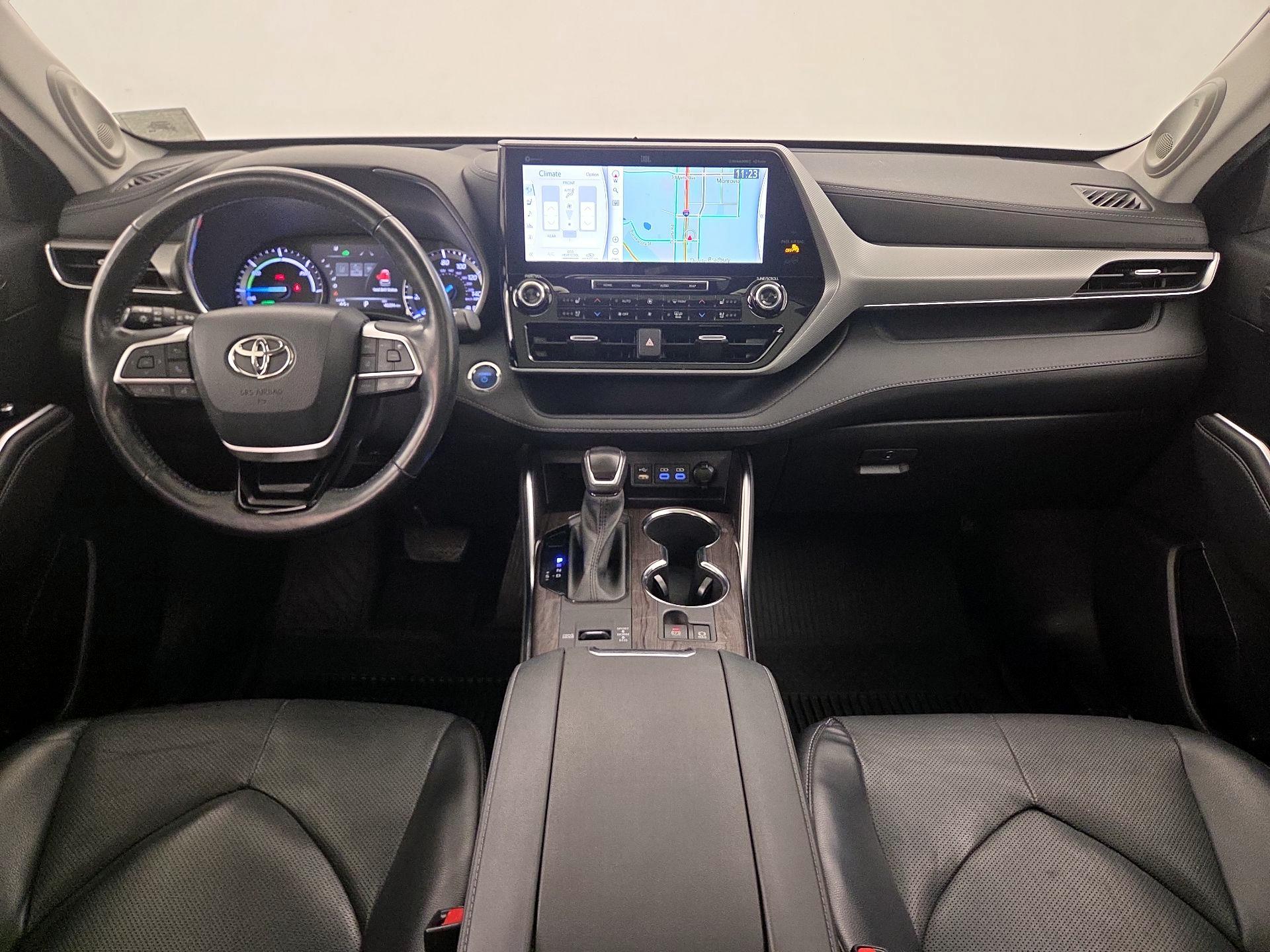 Thumbnail: 2022 Toyota Highlander - 9