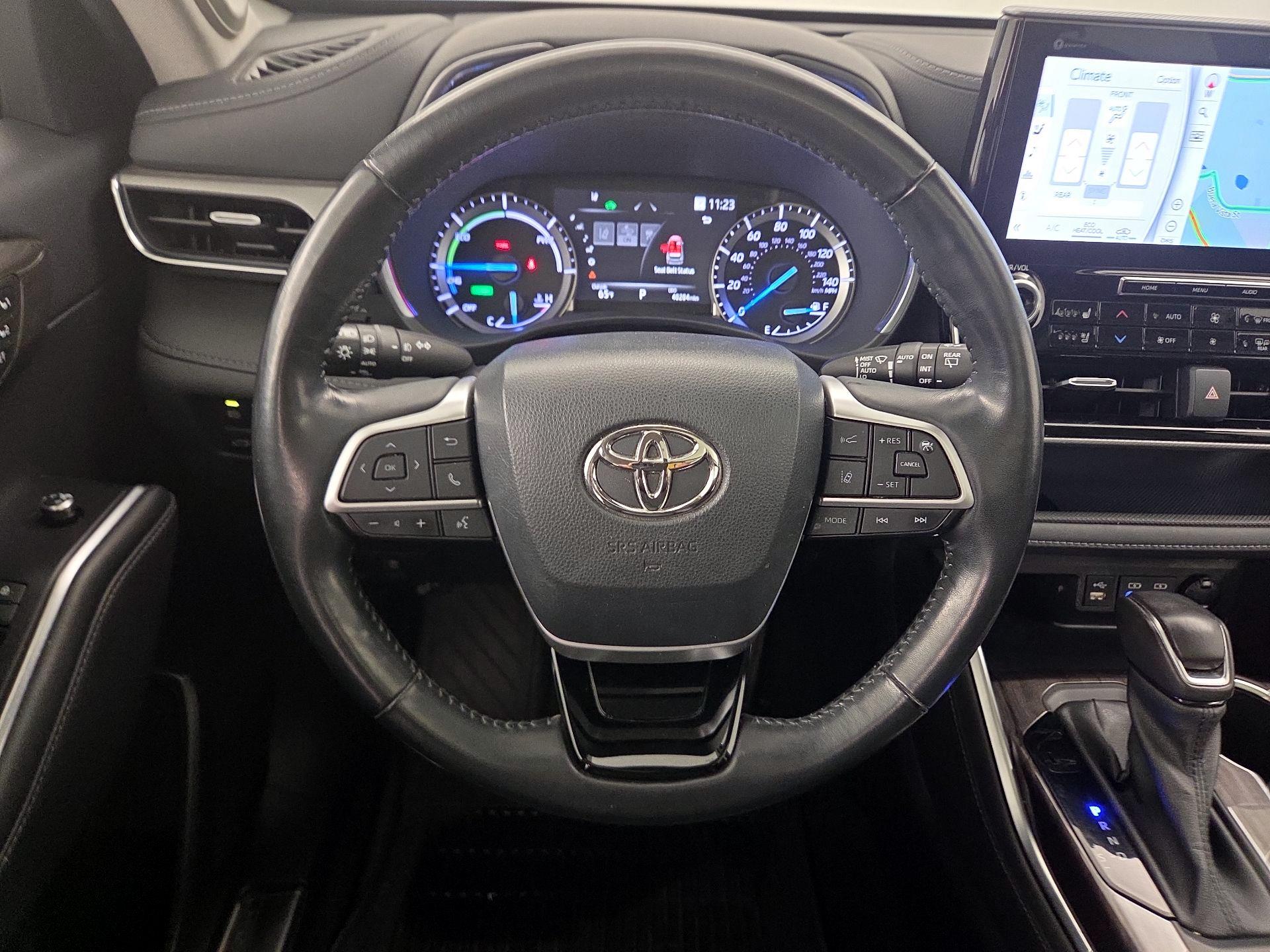 Thumbnail: 2022 Toyota Highlander - 10