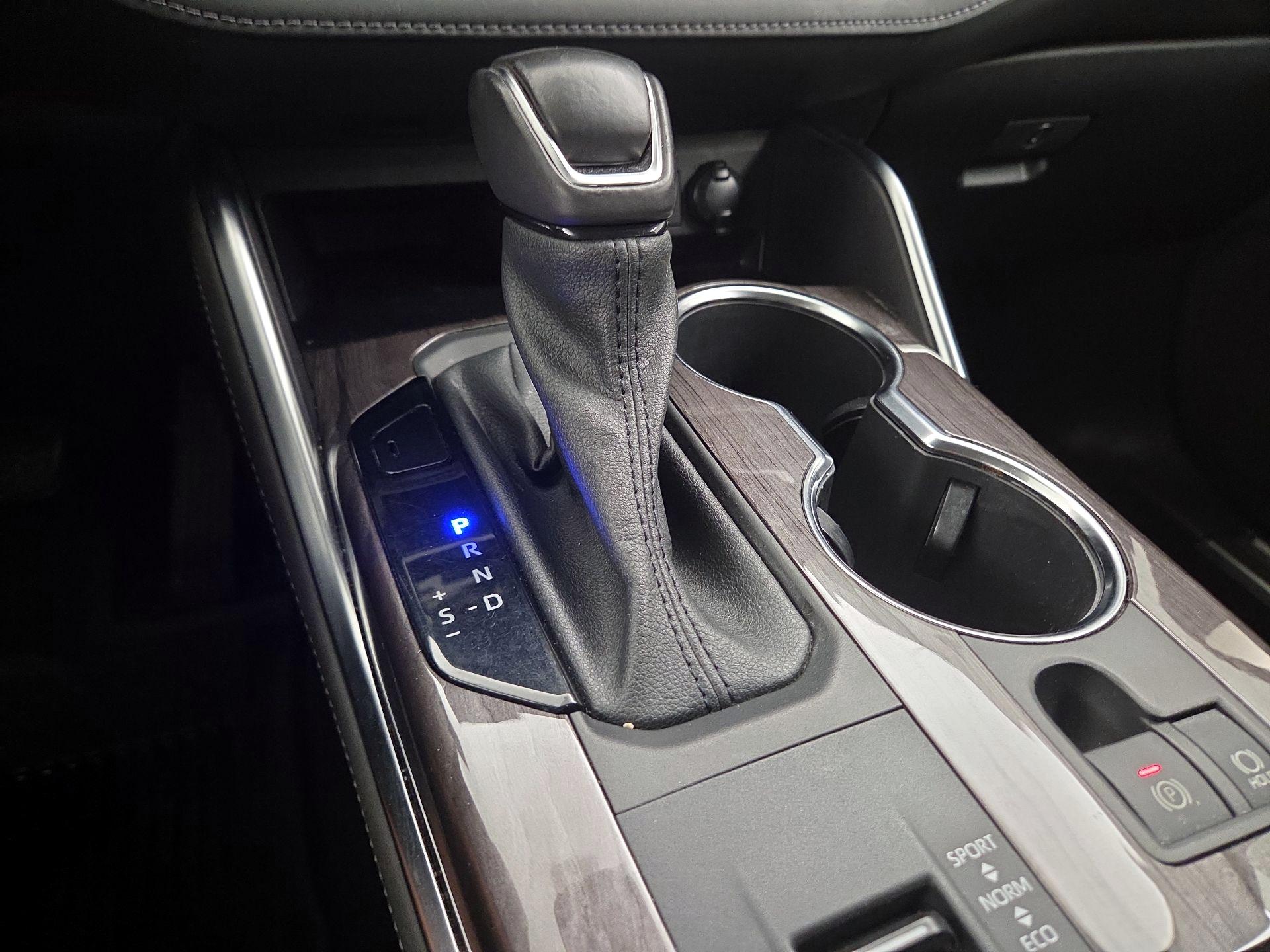 Thumbnail: 2022 Toyota Highlander - 18