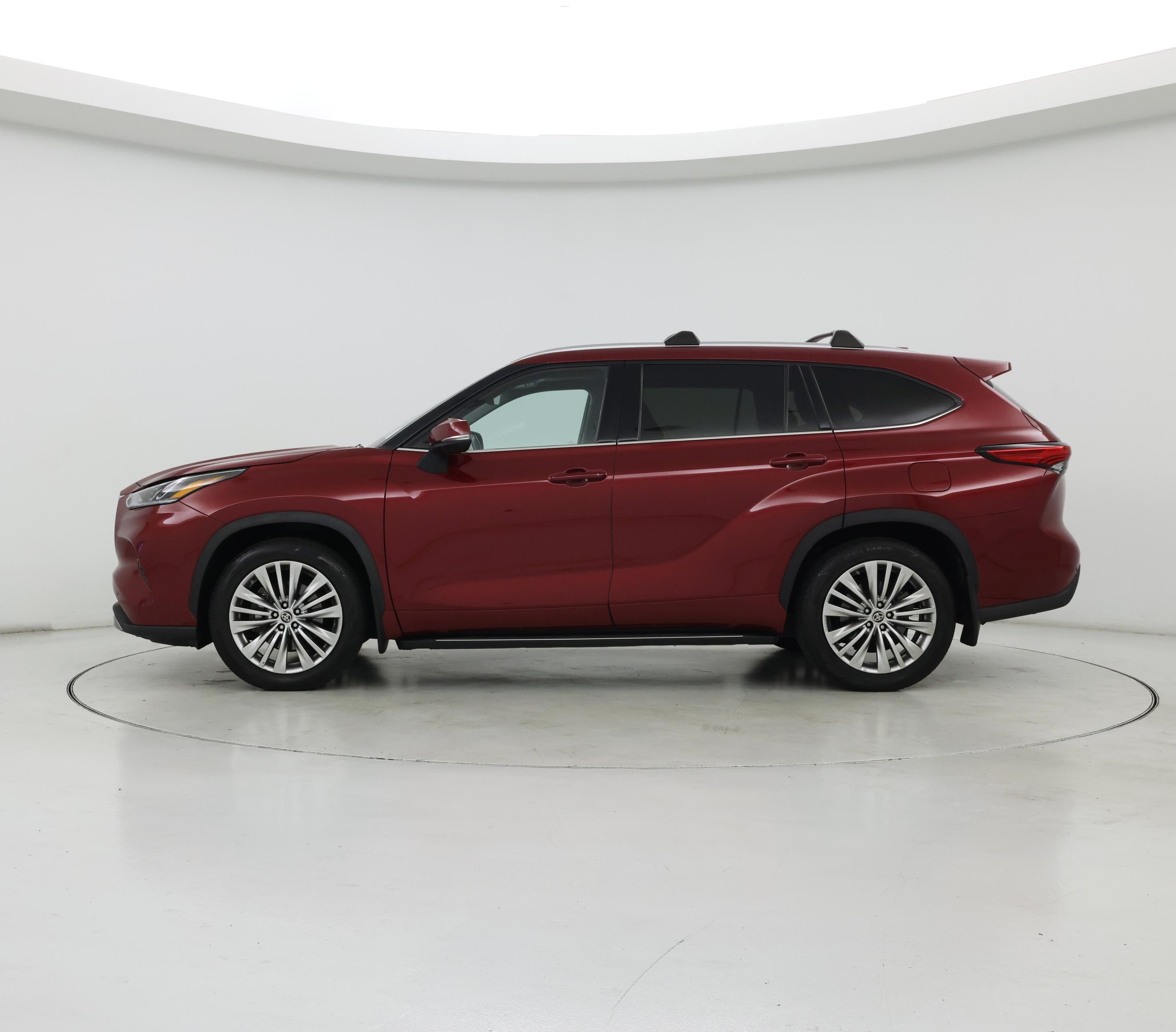 Thumbnail: 2022 Toyota Highlander - 3