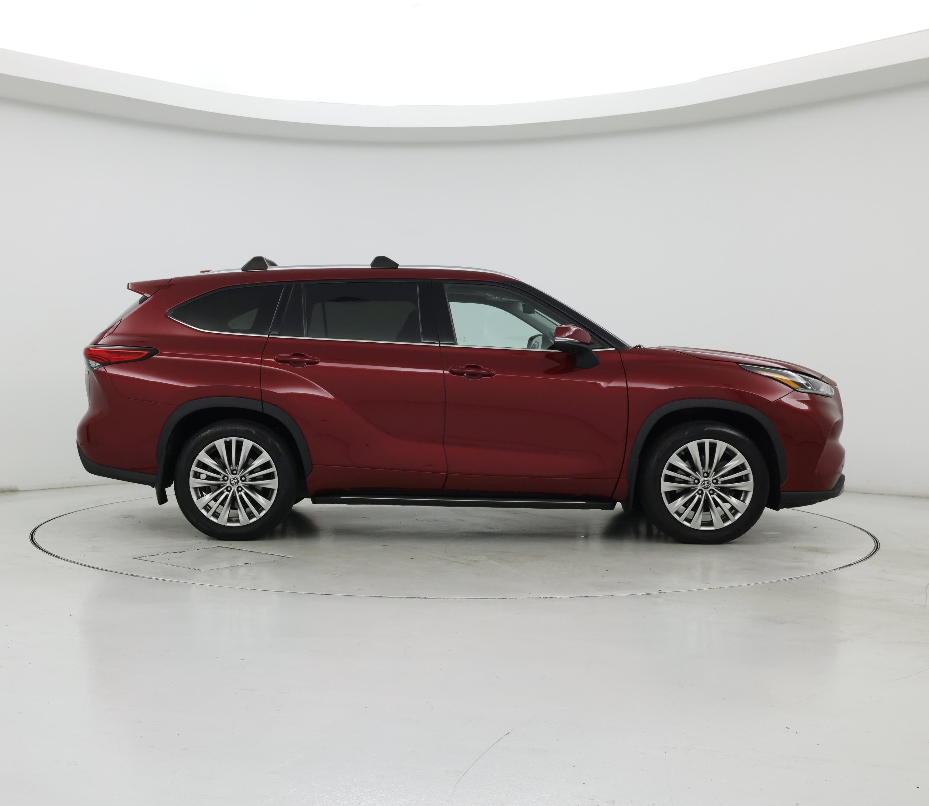 Thumbnail: 2022 Toyota Highlander - 7