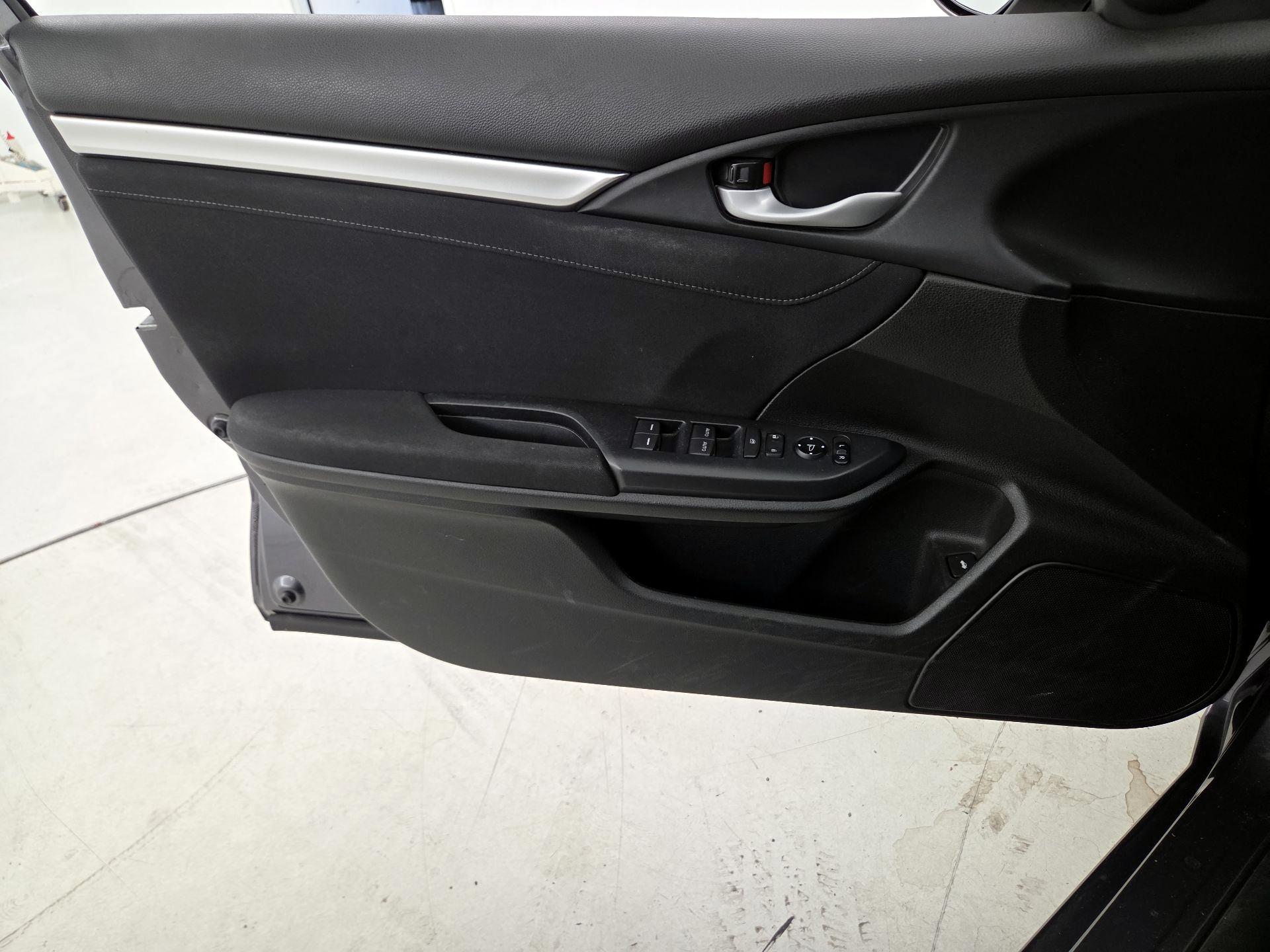 Thumbnail: 2017 Honda Civic - 12