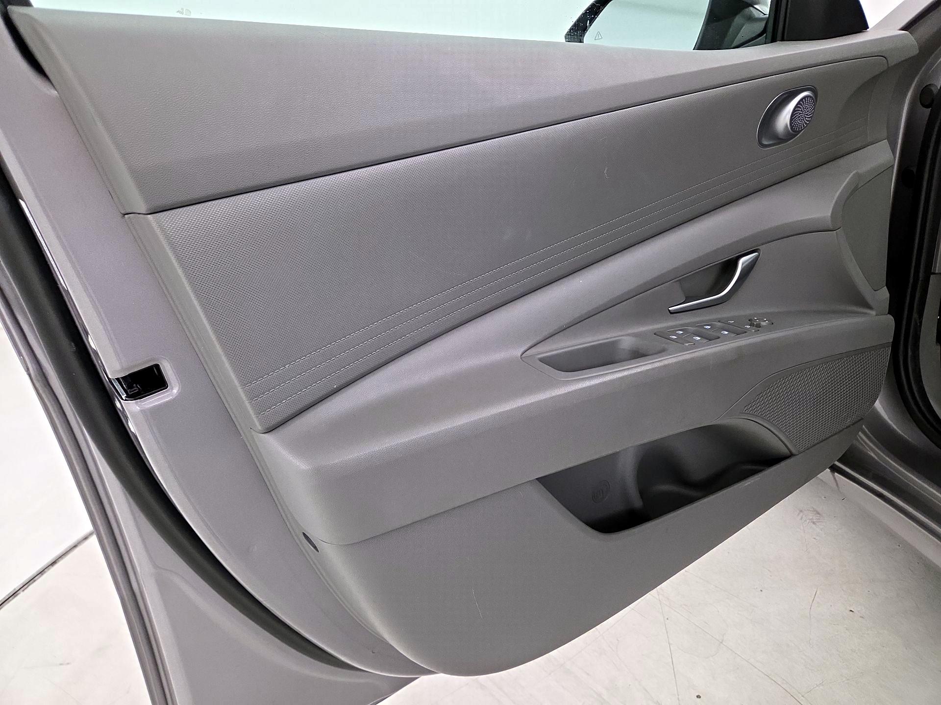 Thumbnail: 2024 Hyundai Elantra - 12