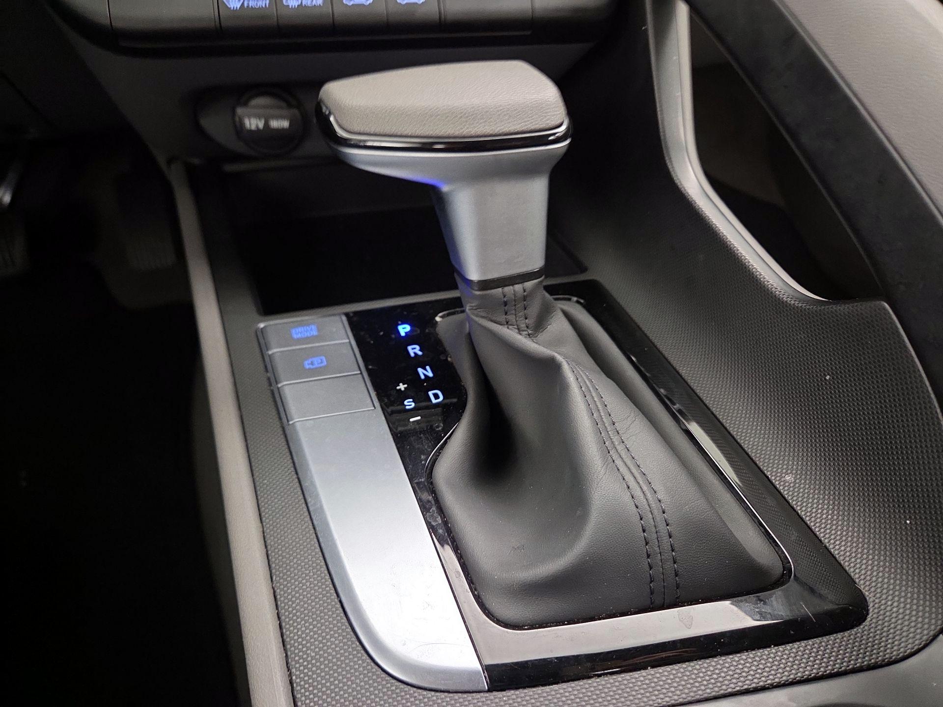 Thumbnail: 2024 Hyundai Elantra - 18