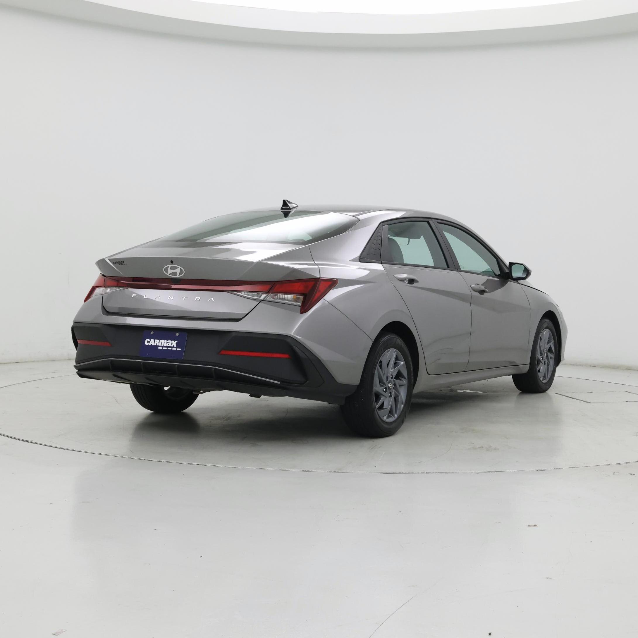 Thumbnail: 2024 Hyundai Elantra - 8
