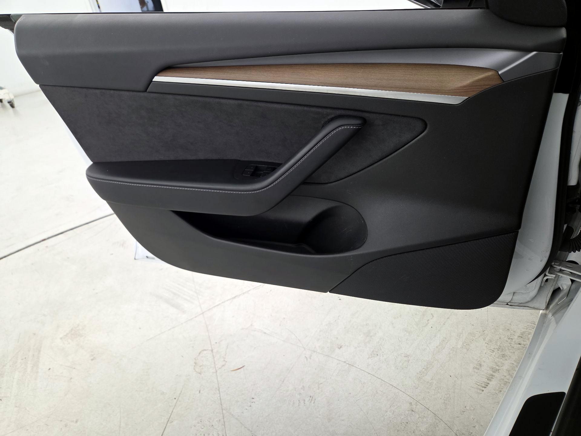 Thumbnail: 2021 Tesla Model 3 - 12