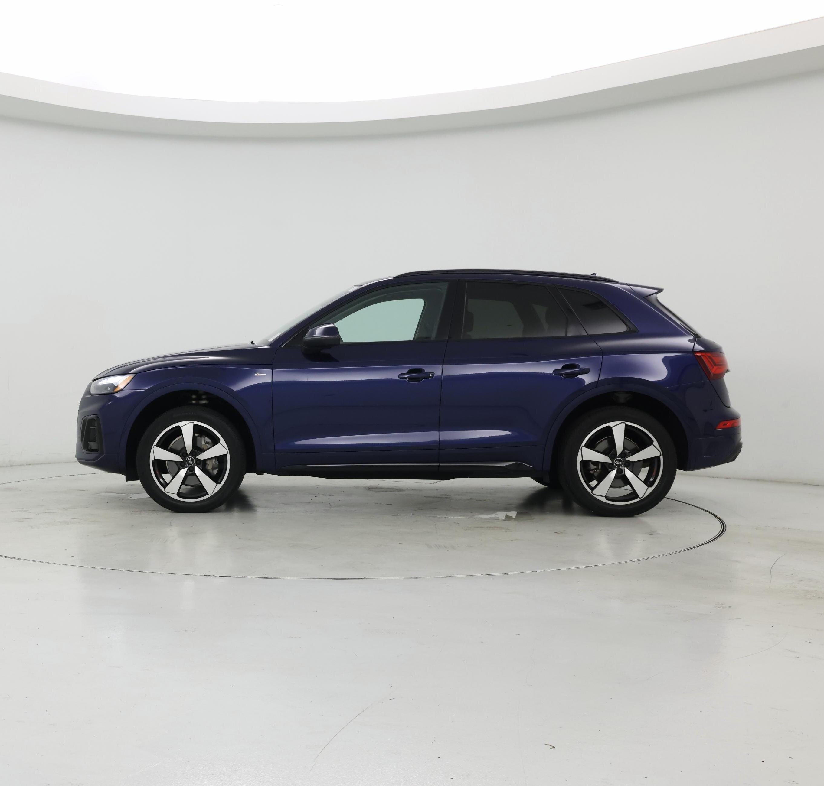 Thumbnail: 2022 Audi Q5 - 3