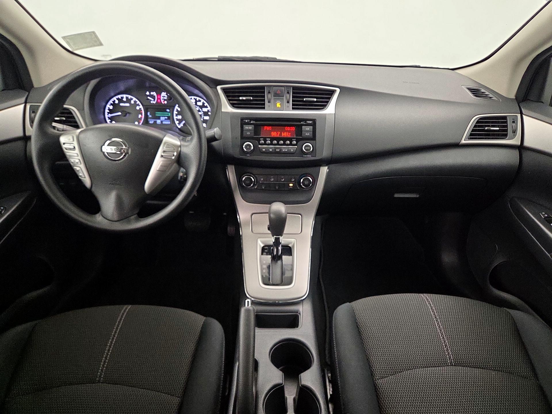 Thumbnail: 2015 Nissan Sentra - 9