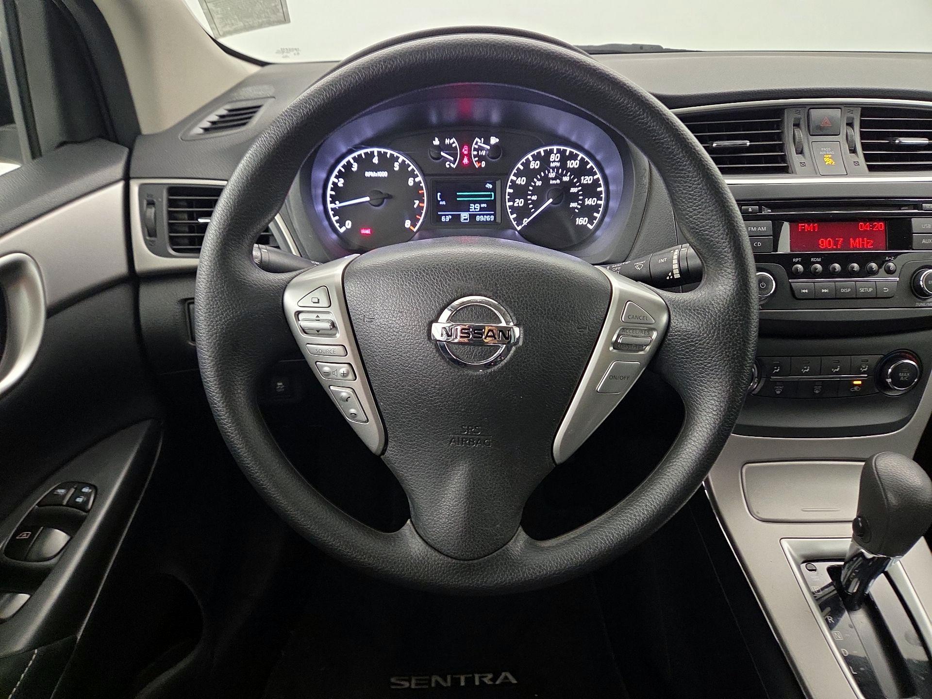 Thumbnail: 2015 Nissan Sentra - 10