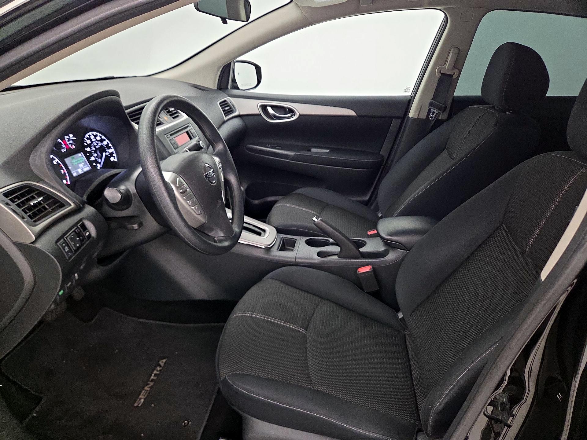 Thumbnail: 2015 Nissan Sentra - 11