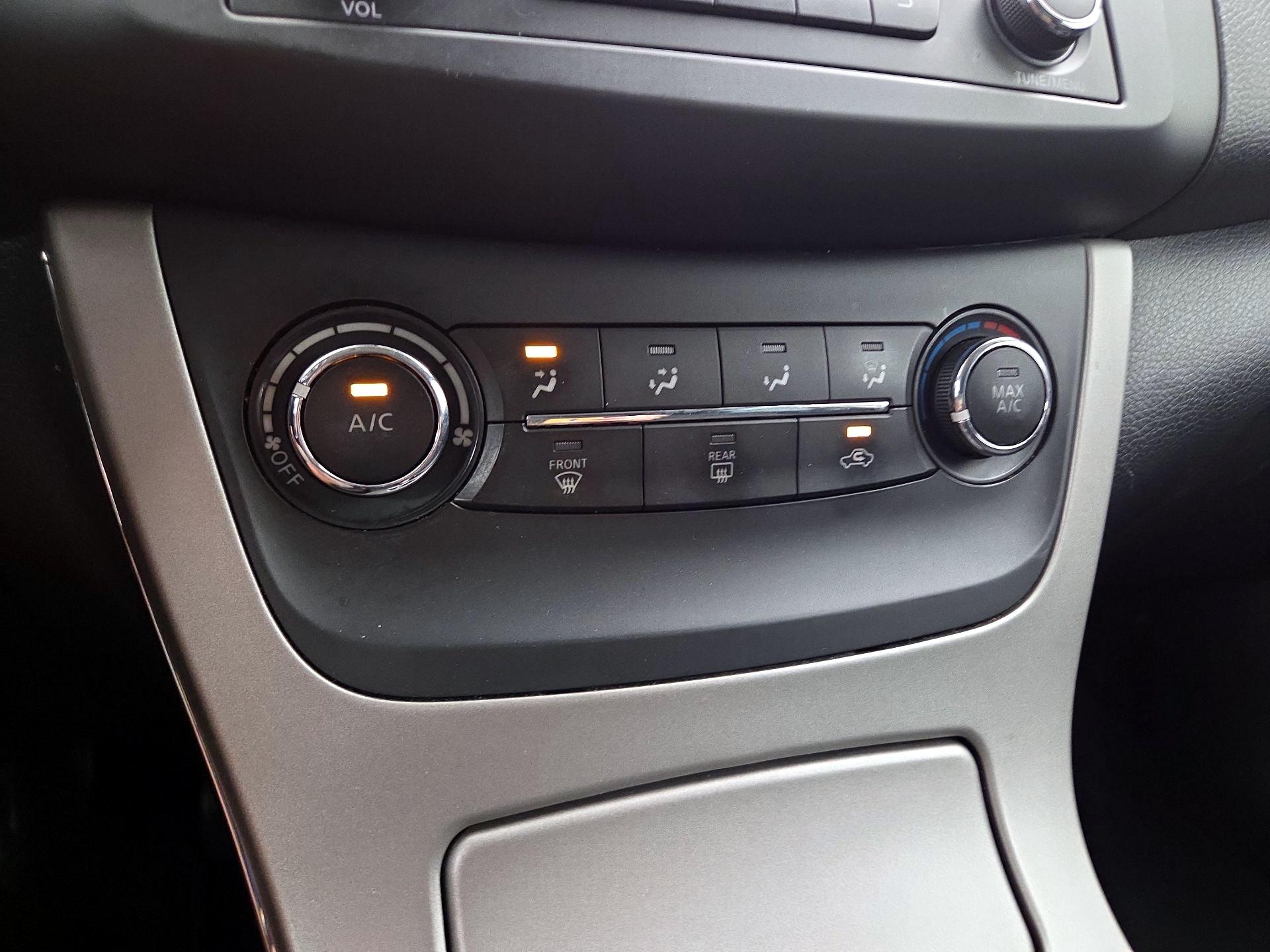 Thumbnail: 2015 Nissan Sentra - 15