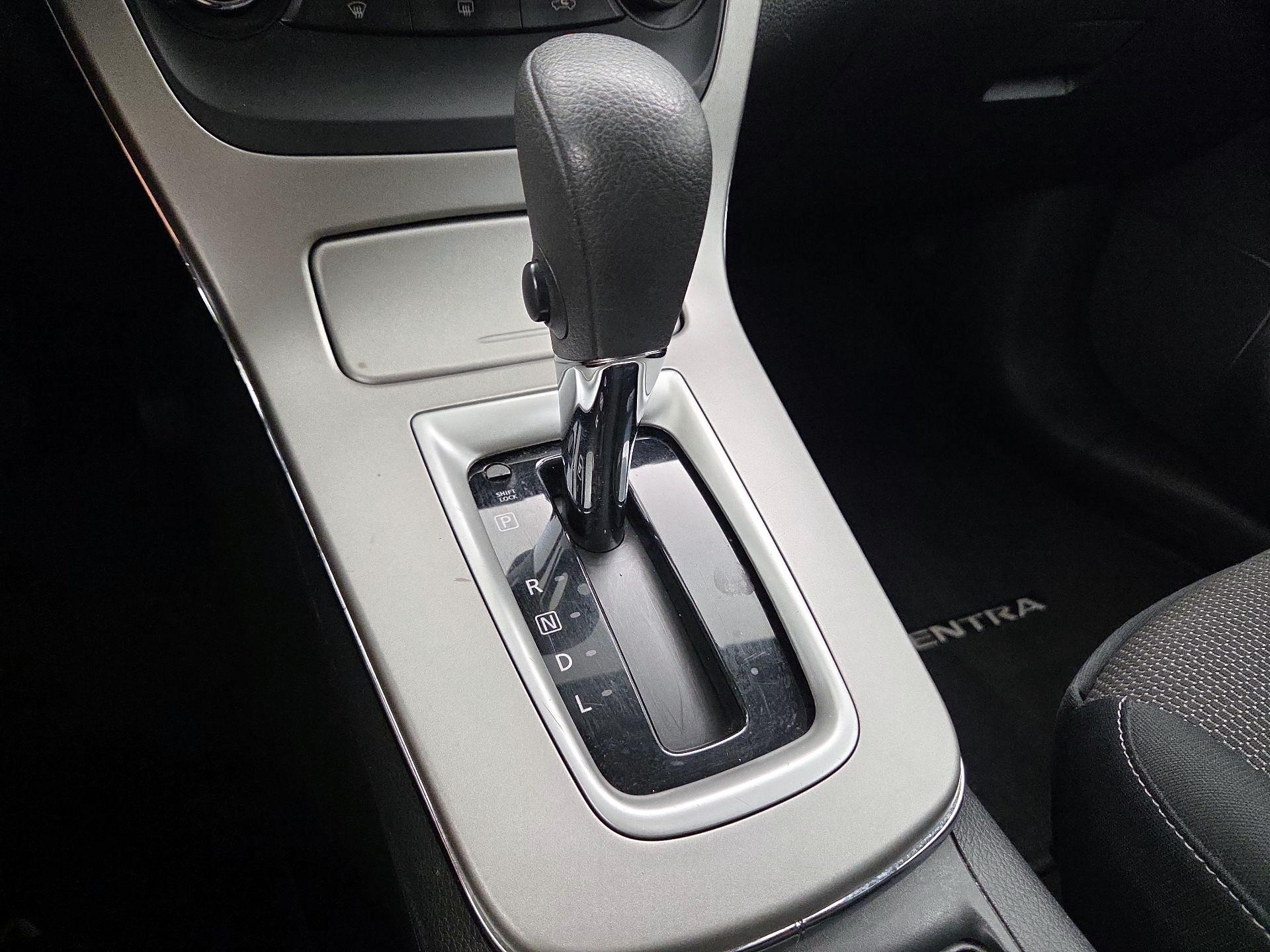 Thumbnail: 2015 Nissan Sentra - 16