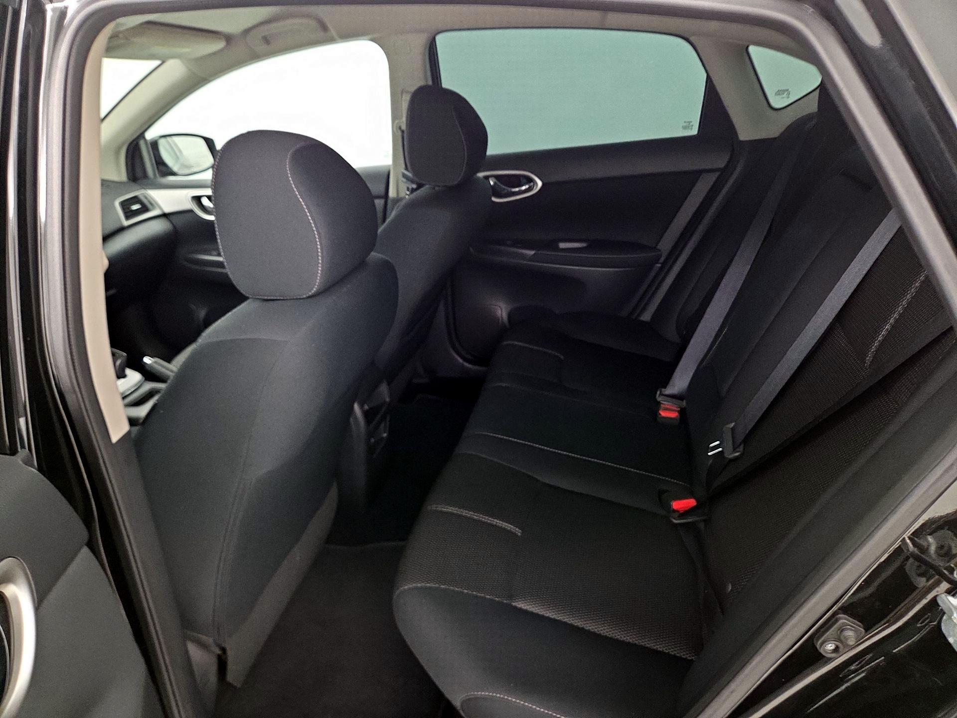 Thumbnail: 2015 Nissan Sentra - 18