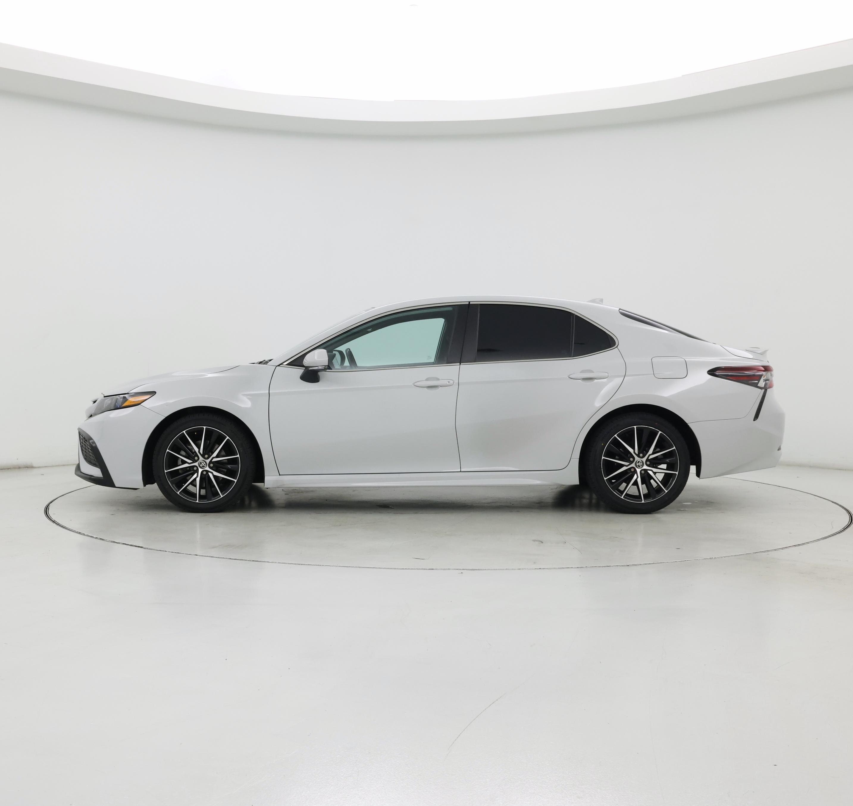 Thumbnail: 2022 Toyota Camry - 3