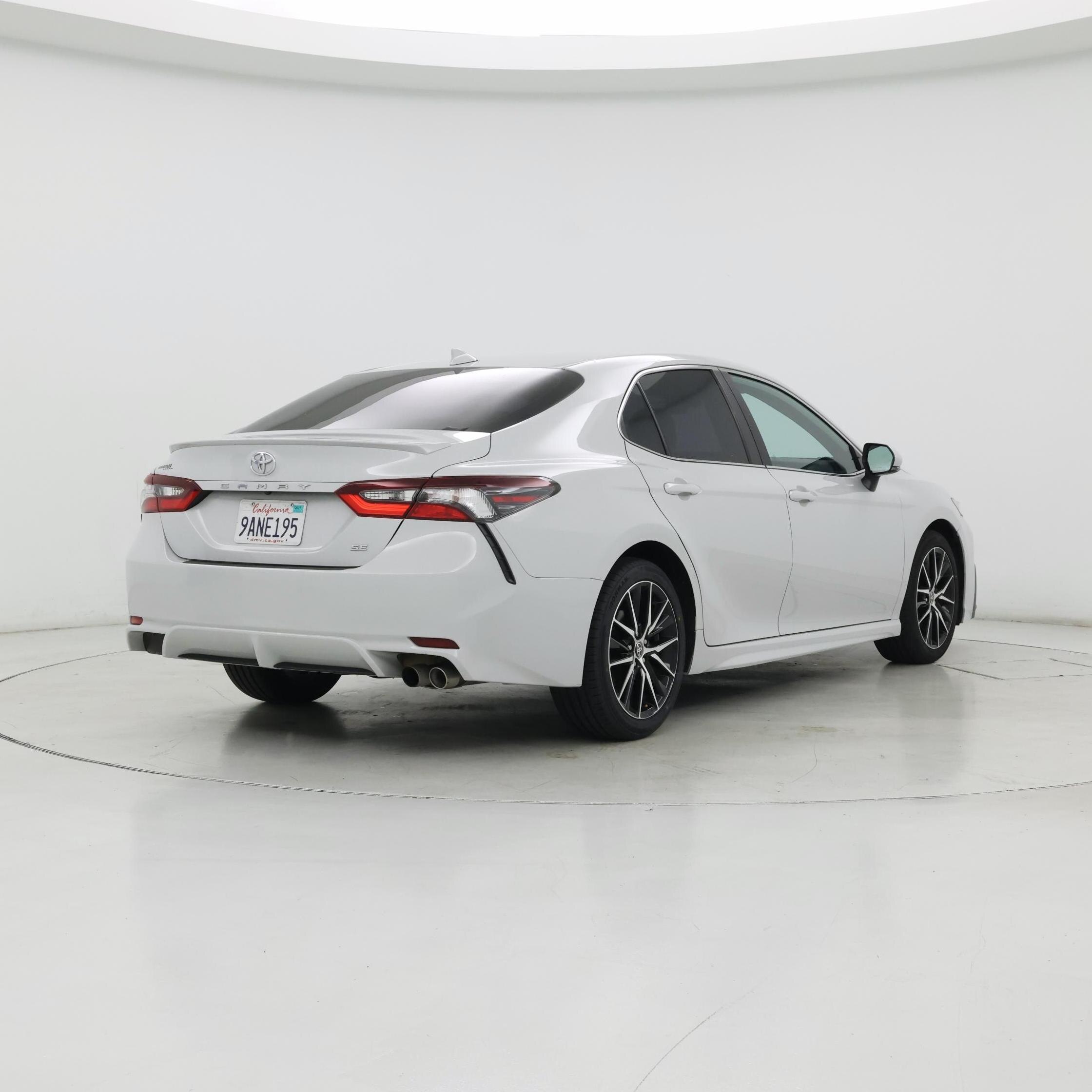 Thumbnail: 2022 Toyota Camry - 8
