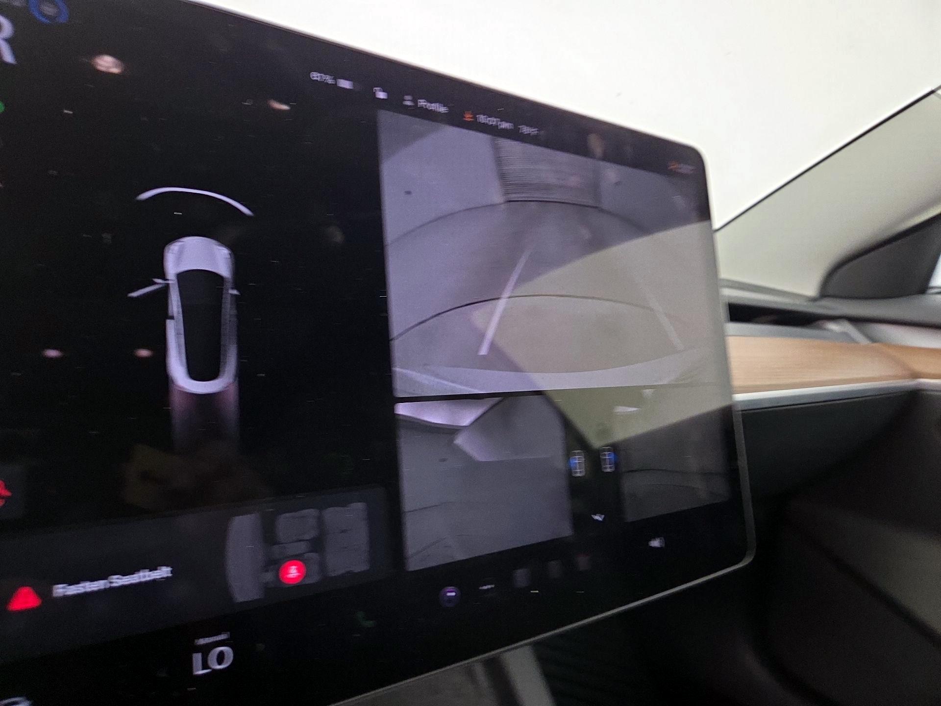 Thumbnail: 2022 Tesla Model 3 - 14