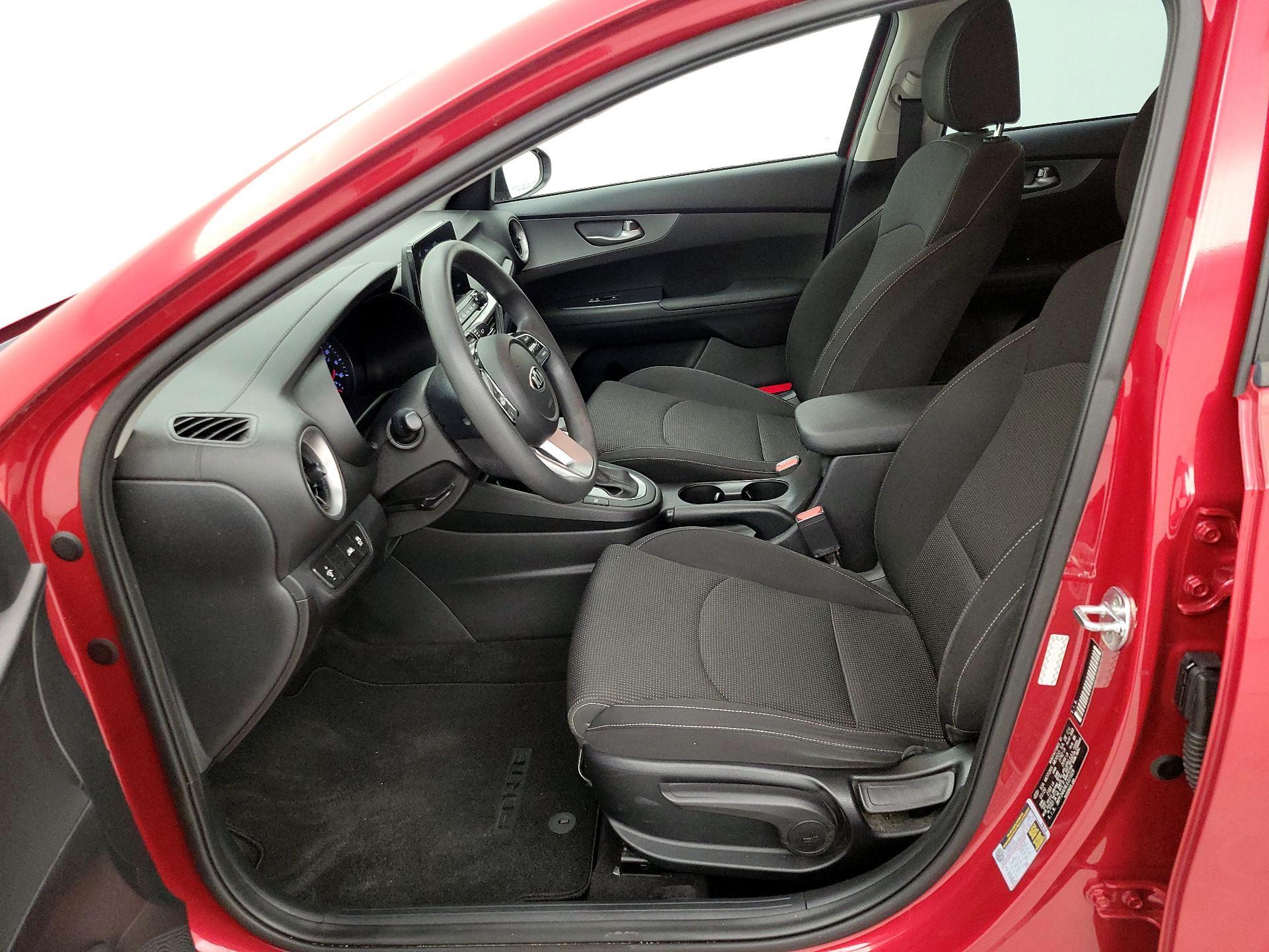 Thumbnail: 2020 Kia Forte - 11